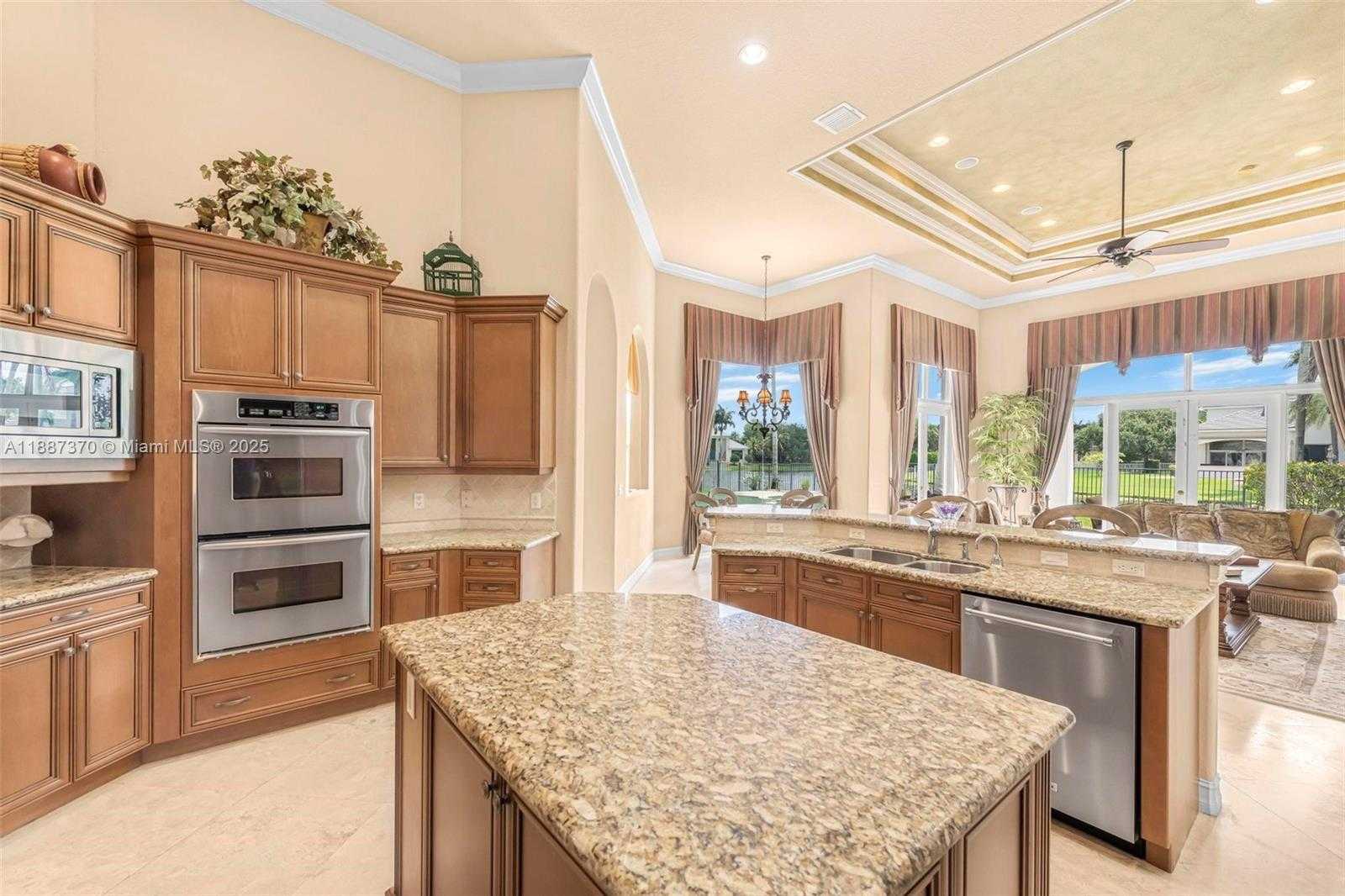 Small Image of 3250 WEST STONEBROOK CIR, Davie Number 24