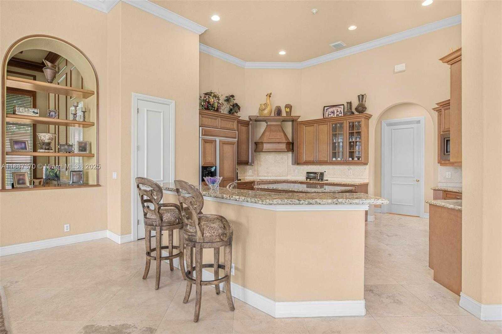 Small Image of 3250 WEST STONEBROOK CIR, Davie Number 26