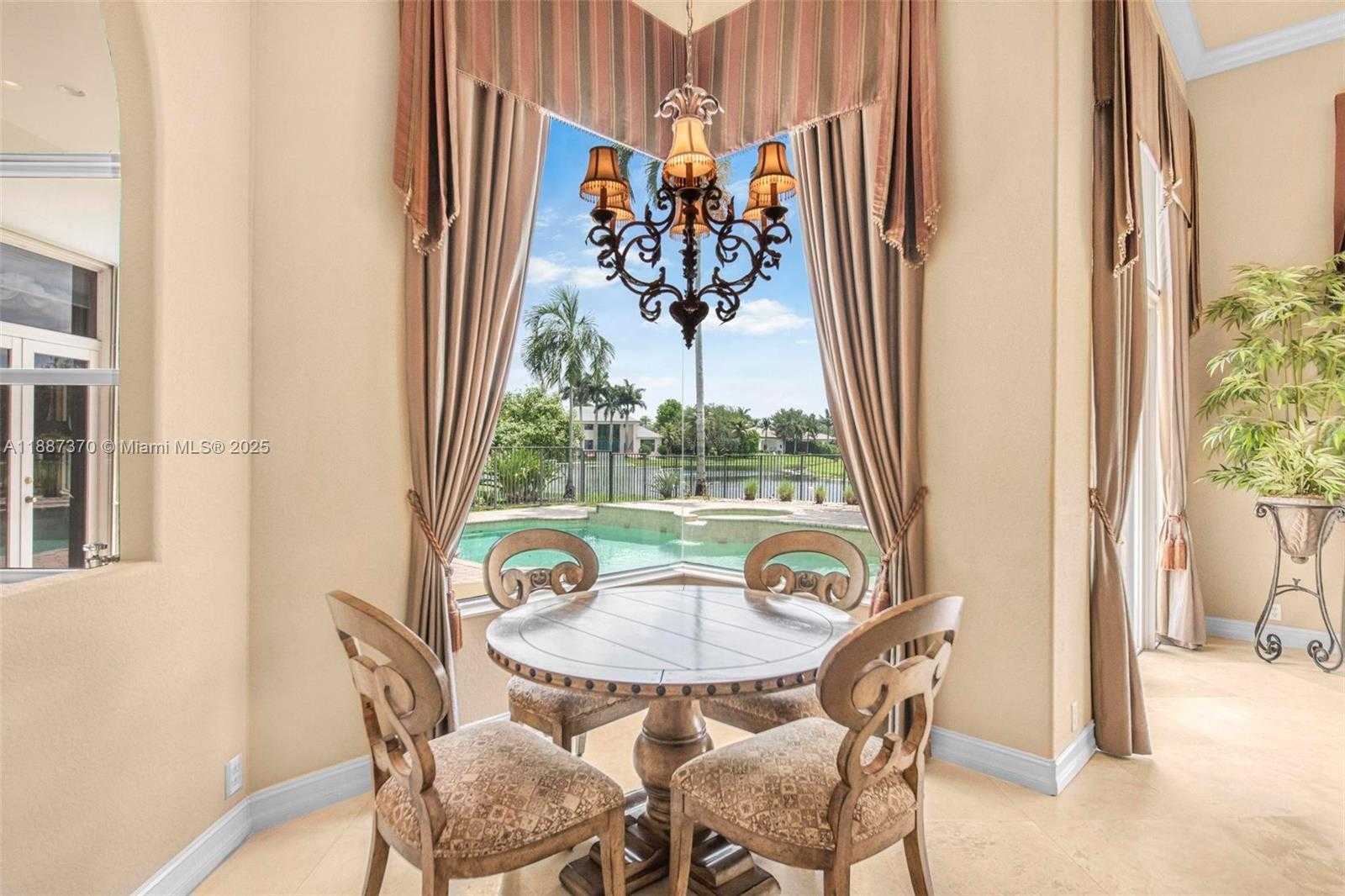 Small Image of 3250 WEST STONEBROOK CIR, Davie Number 27