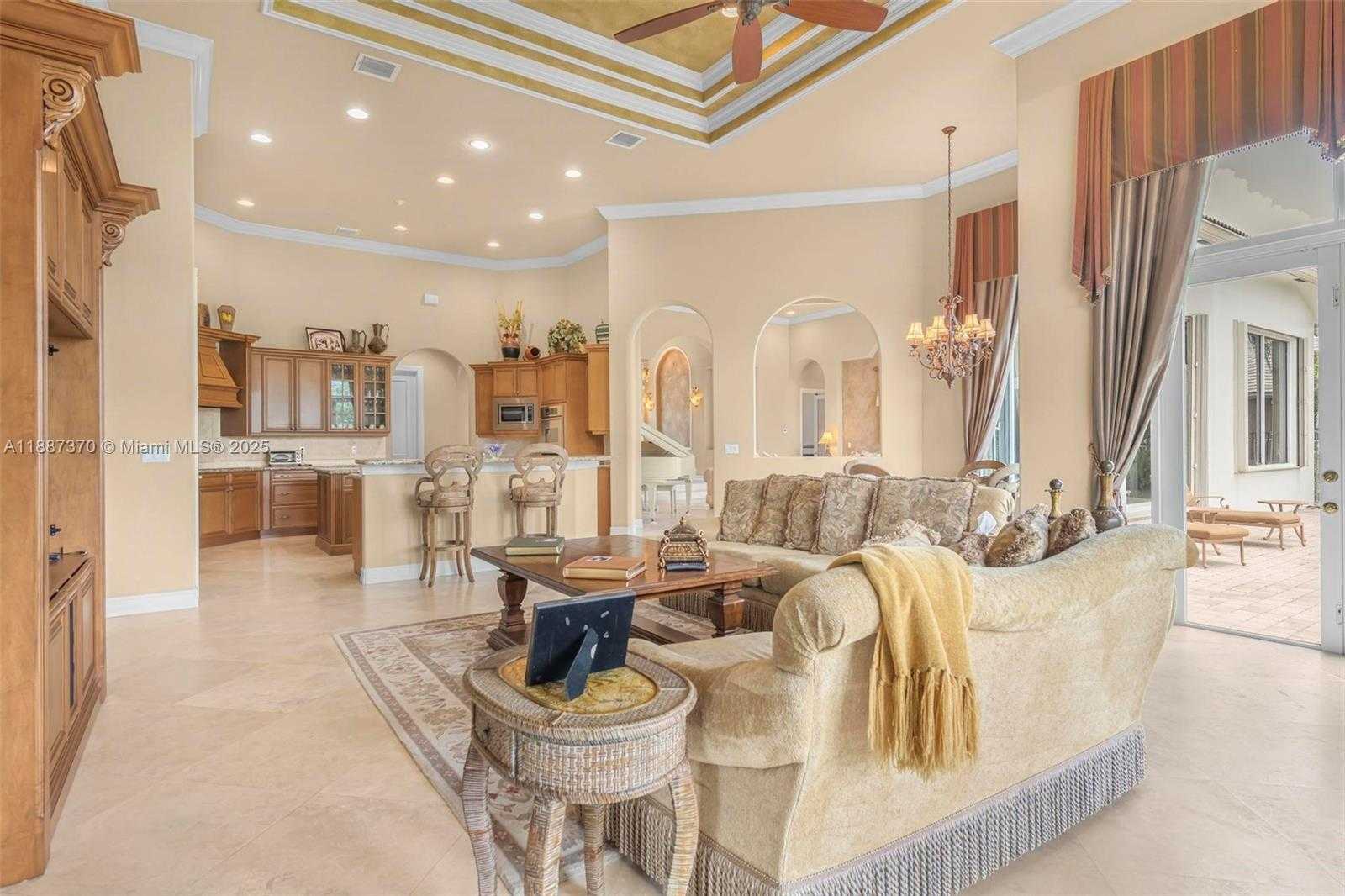 Small Image of 3250 WEST STONEBROOK CIR, Davie Number 29