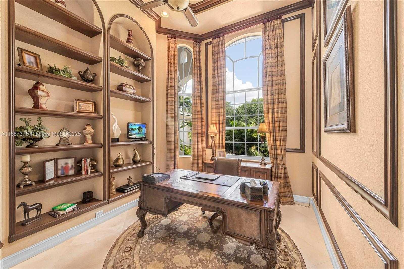 Small Image of 3250 WEST STONEBROOK CIR, Davie Number 35