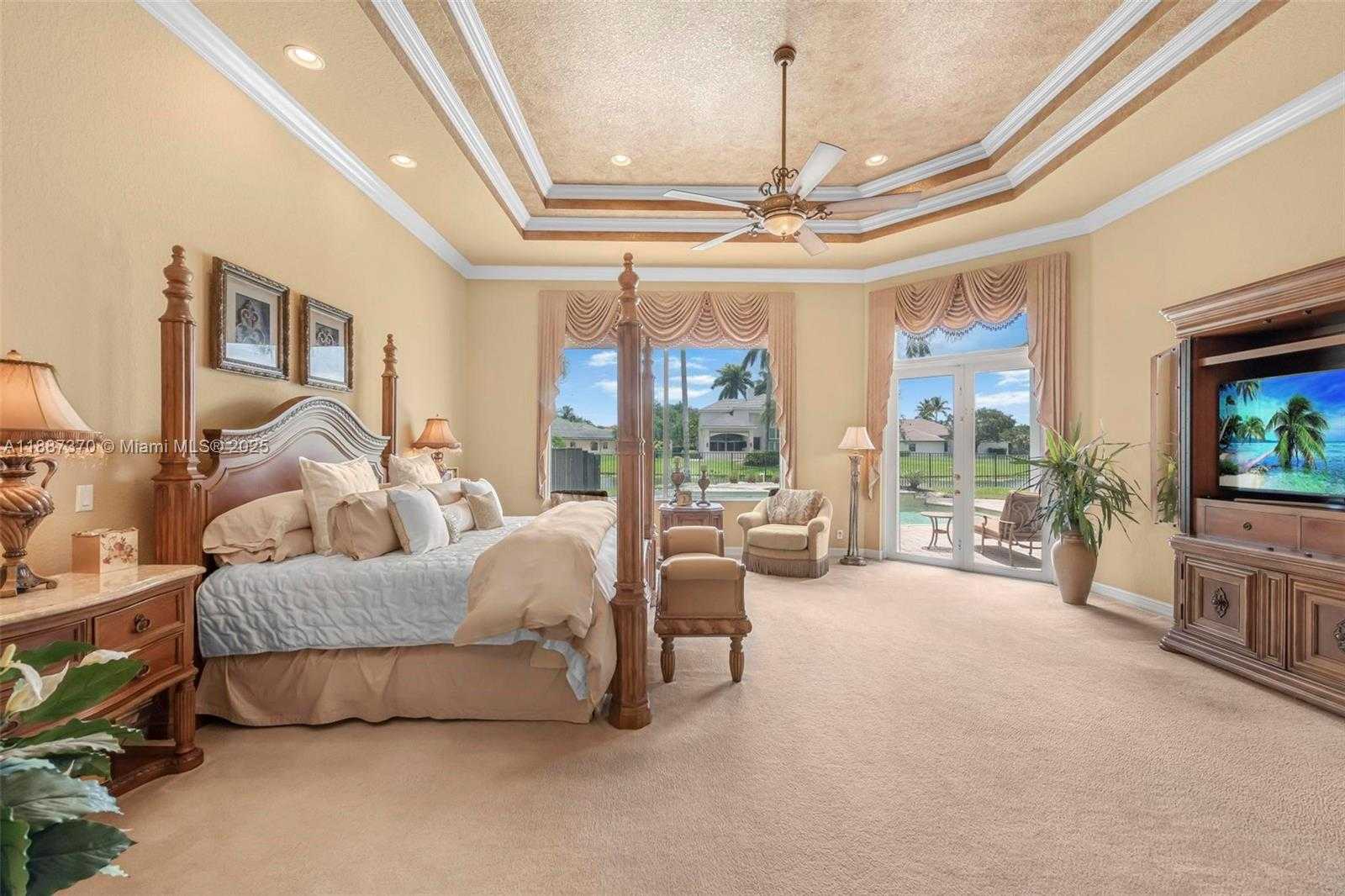 Small Image of 3250 WEST STONEBROOK CIR, Davie Number 38