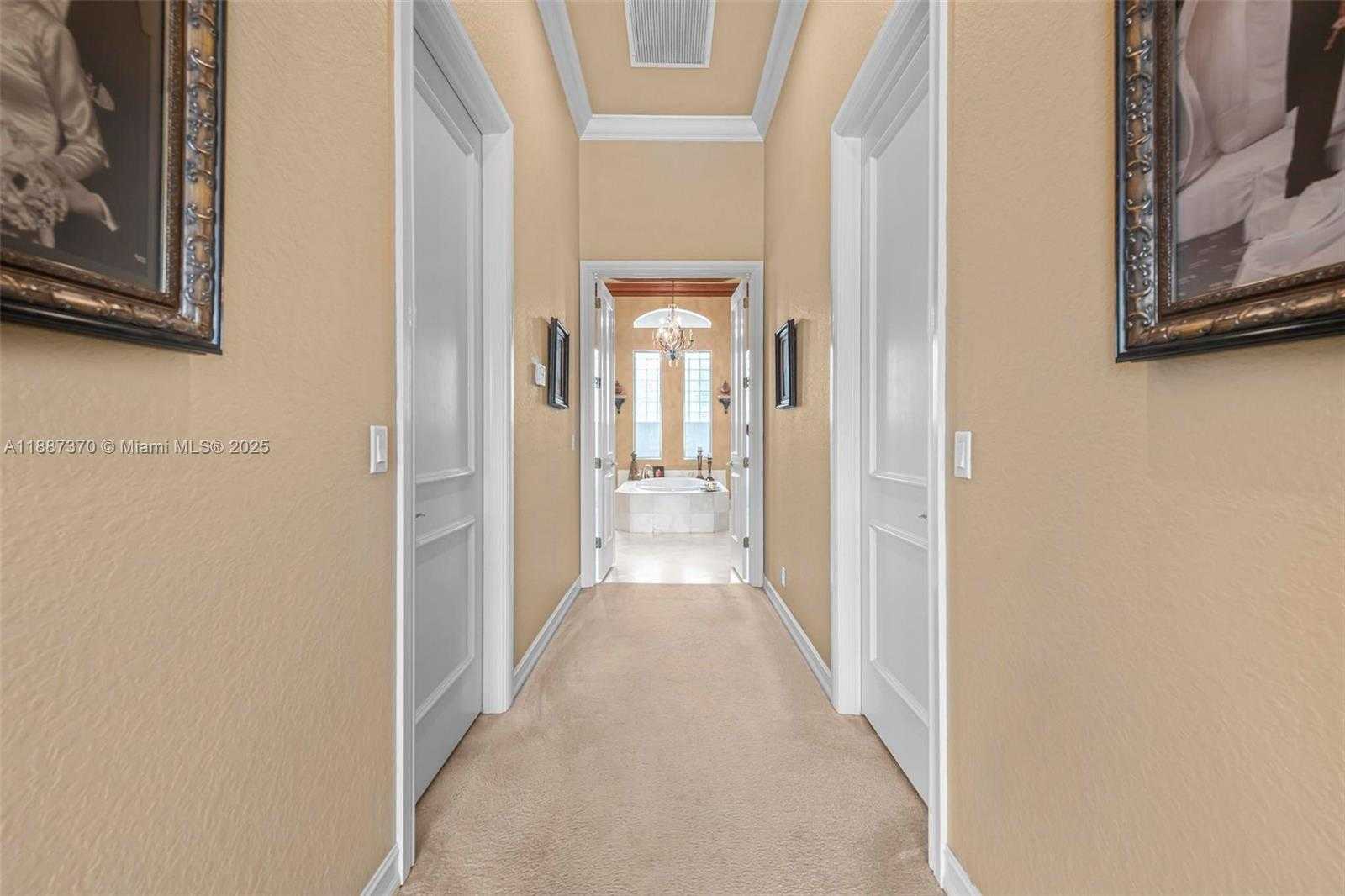 Small Image of 3250 WEST STONEBROOK CIR, Davie Number 40