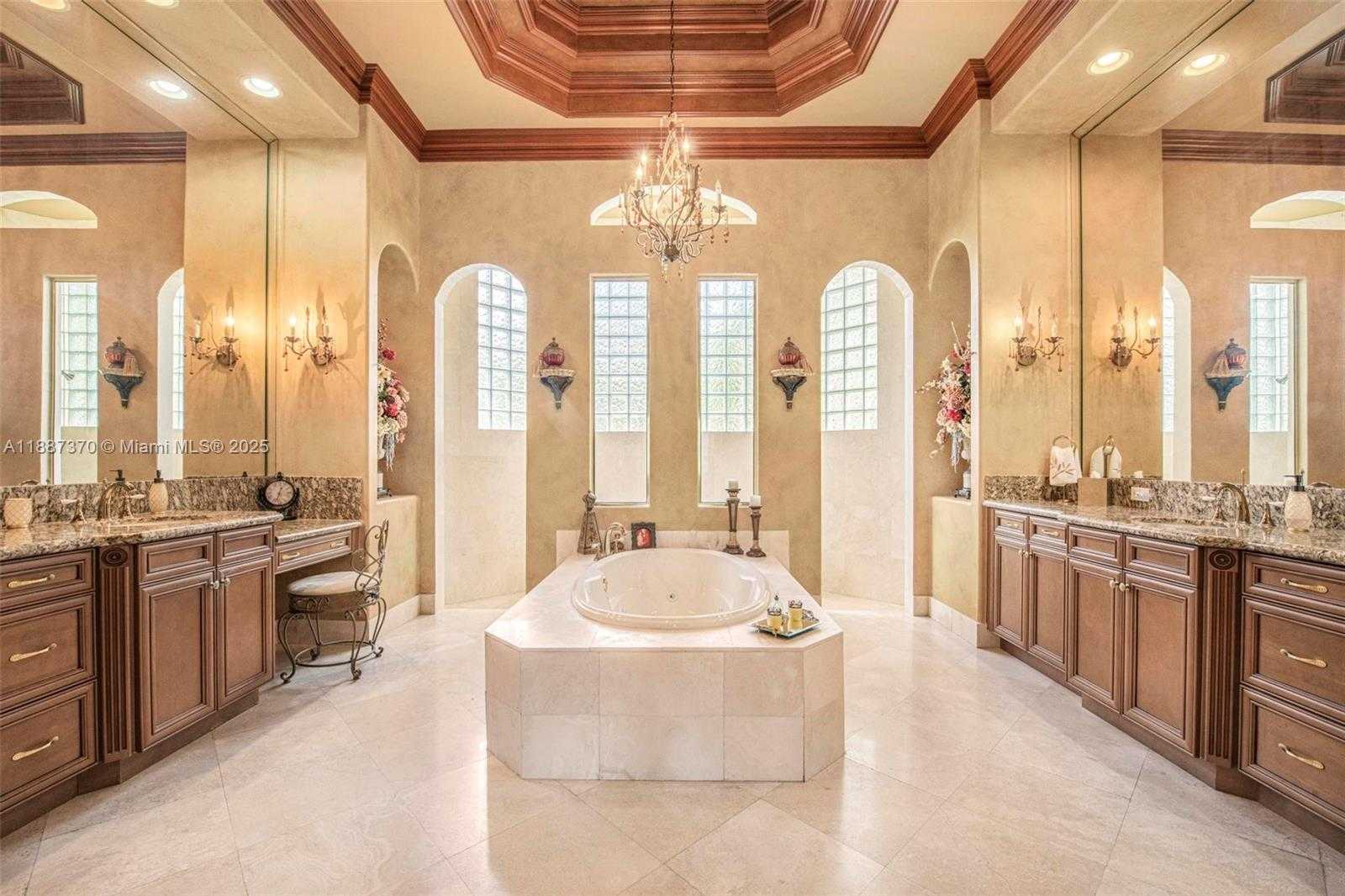 Small Image of 3250 WEST STONEBROOK CIR, Davie Number 41