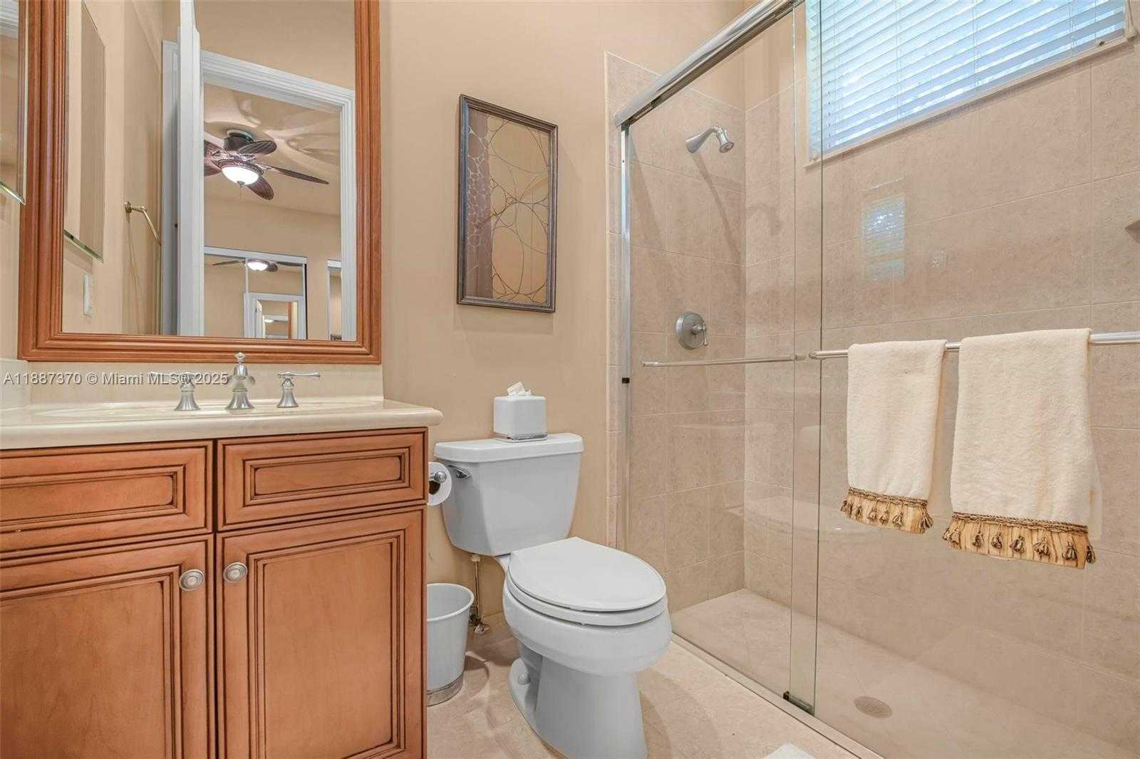 Small Image of 3250 WEST STONEBROOK CIR, Davie Number 47