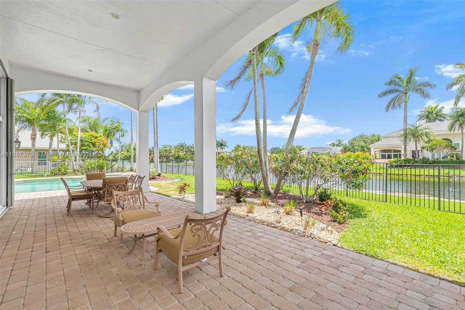 Small Image of 3250 WEST STONEBROOK CIR, Davie Number 52