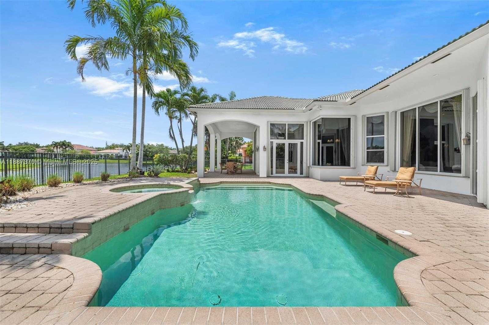 Small Image of 3250 WEST STONEBROOK CIR, Davie Number 55