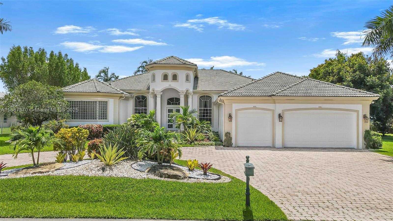 Small Image of 3250 WEST STONEBROOK CIR, Davie Number 61