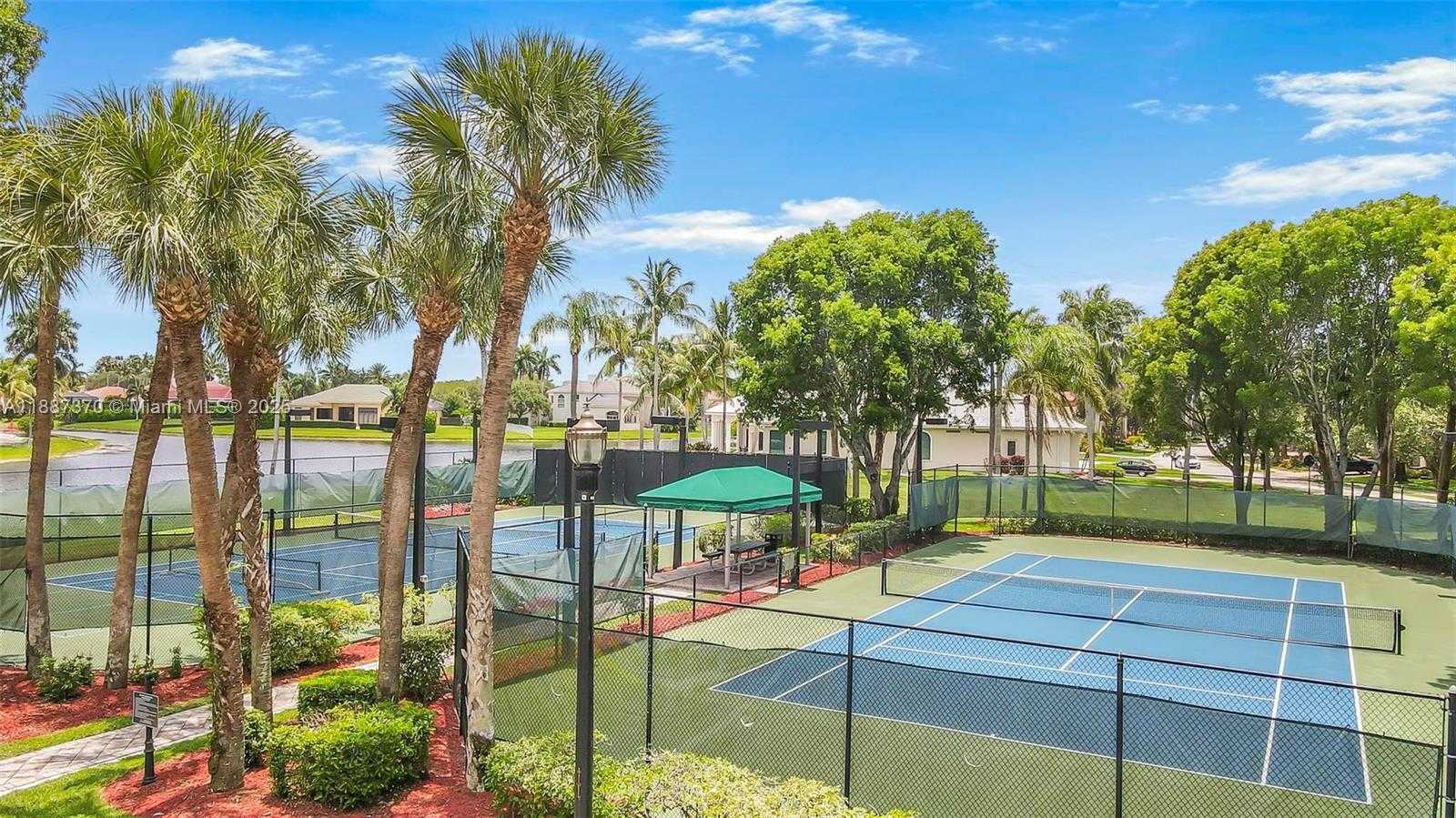 Small Image of 3250 WEST STONEBROOK CIR, Davie Number 68