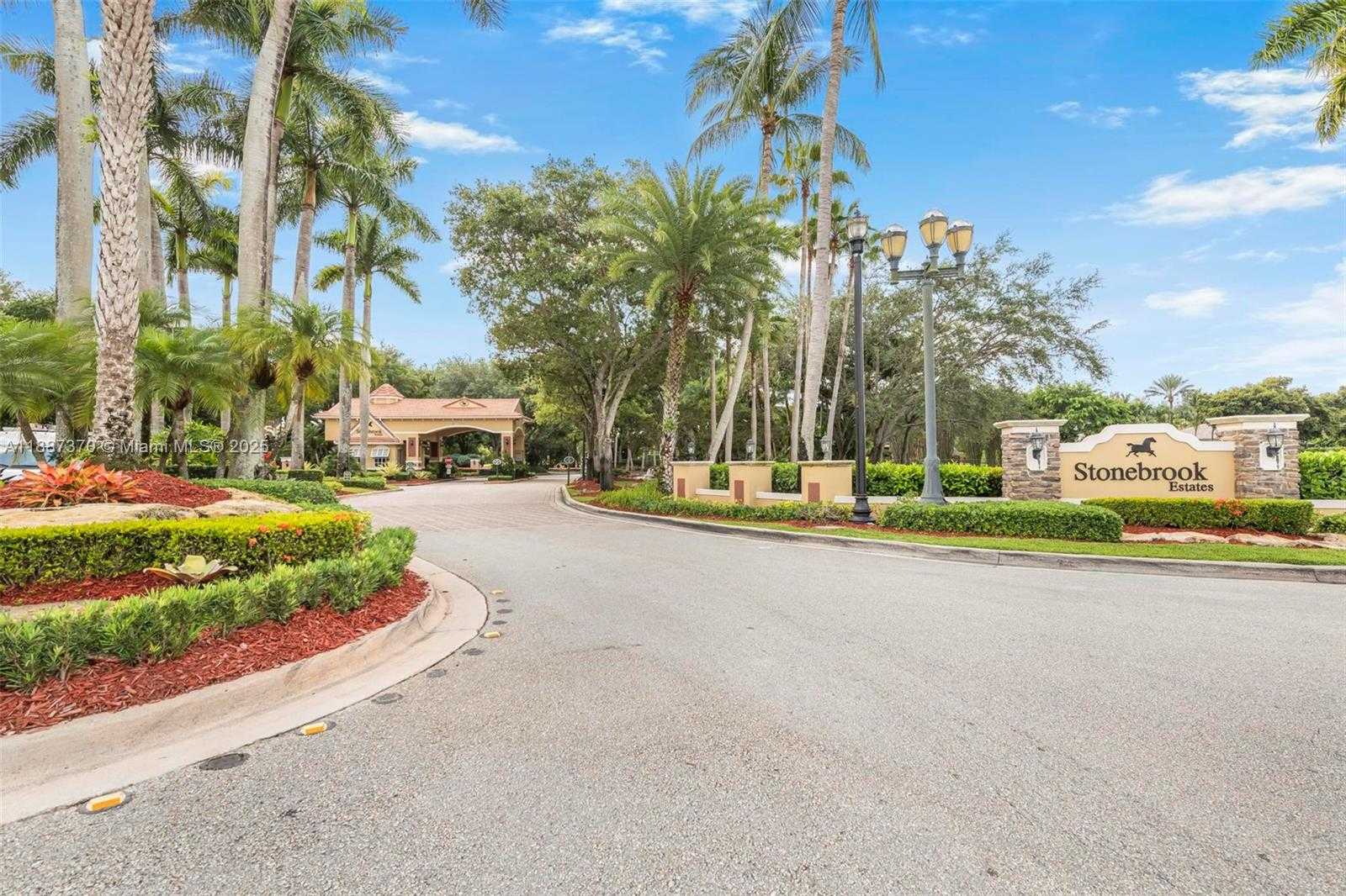 Small Image of 3250 WEST STONEBROOK CIR, Davie Number 72