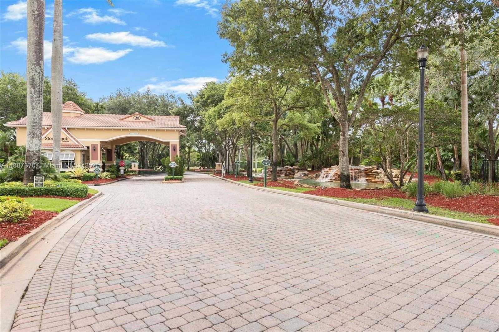 Small Image of 3250 WEST STONEBROOK CIR, Davie Number 73