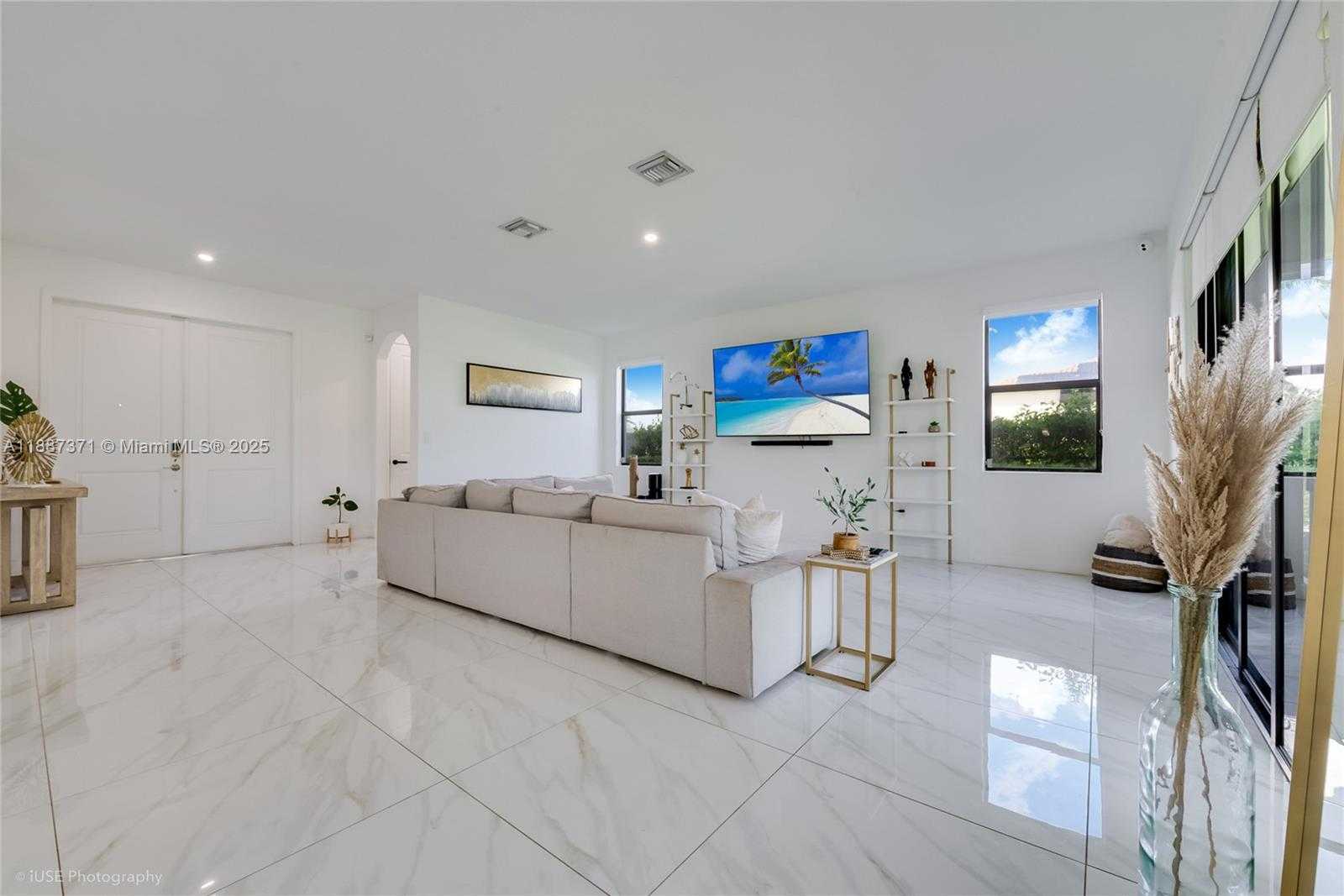 Small Image of 23241 SOUTH WEST 107TH AVE, Homestead Number 13
