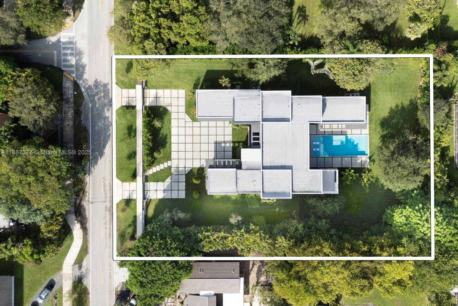 Small Image of 7425 SOUTH WEST 136TH ST, Pinecrest Number 71
