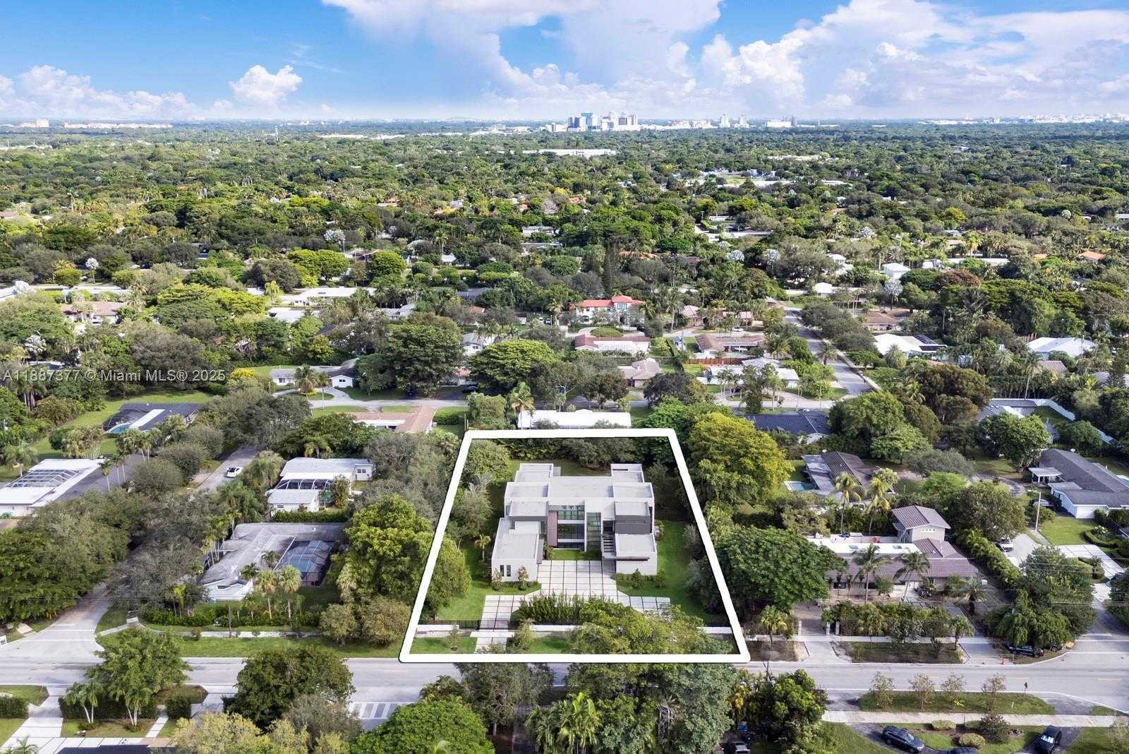 Small Image of 7425 SOUTH WEST 136TH ST, Pinecrest Number 74