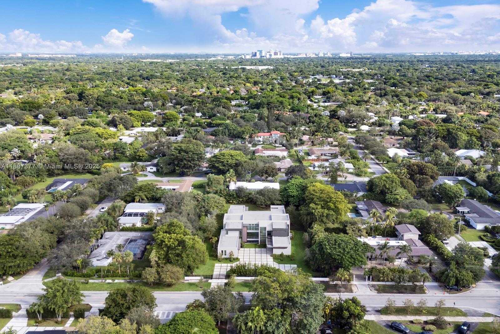 Small Image of 7425 SOUTH WEST 136TH ST, Pinecrest Number 76
