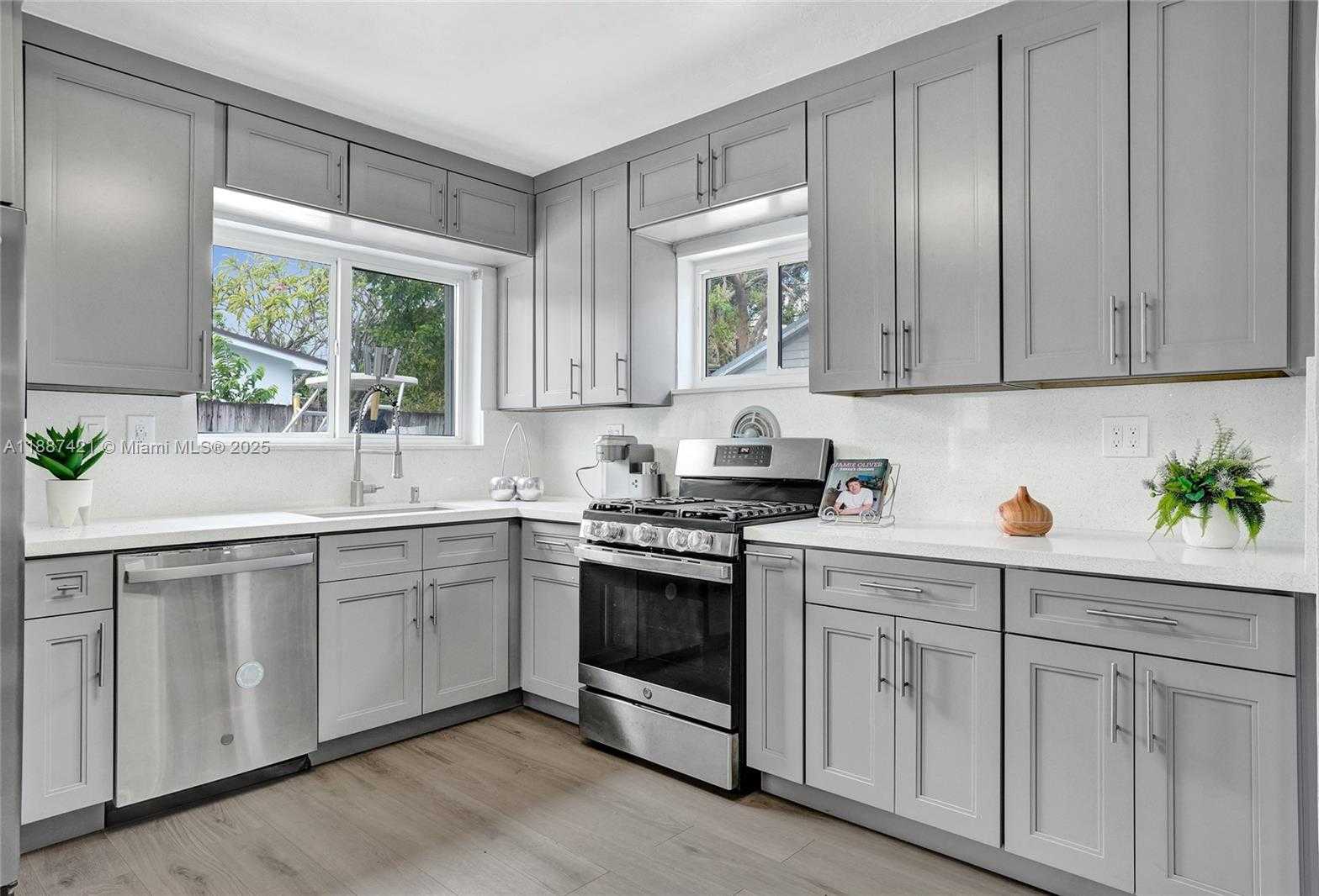 Small Image of 9021 SOUTH WEST 197TH ST, Cutler Bay Number 10