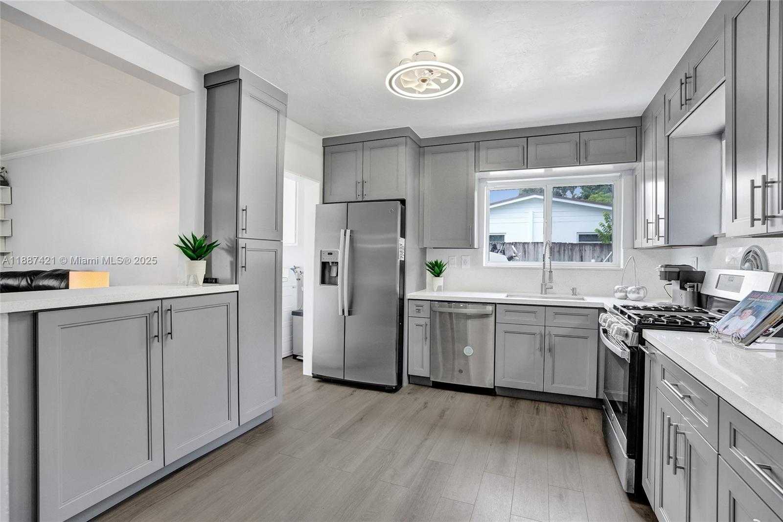 Small Image of 9021 SOUTH WEST 197TH ST, Cutler Bay Number 11