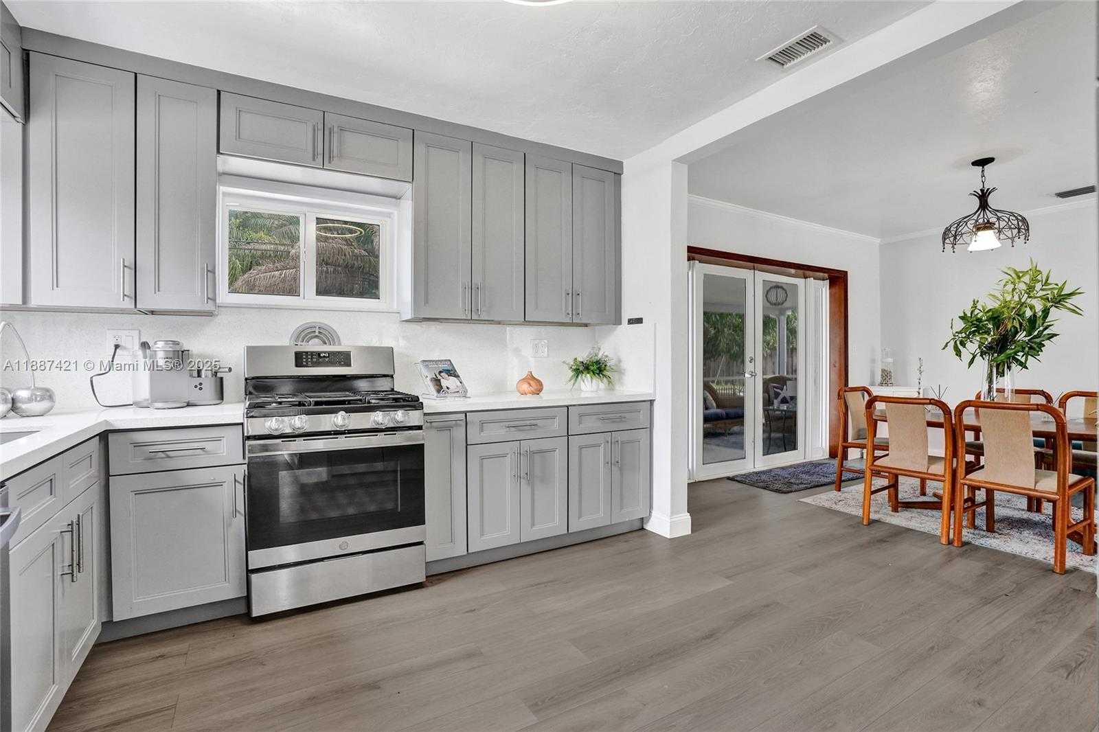 Small Image of 9021 SOUTH WEST 197TH ST, Cutler Bay Number 13