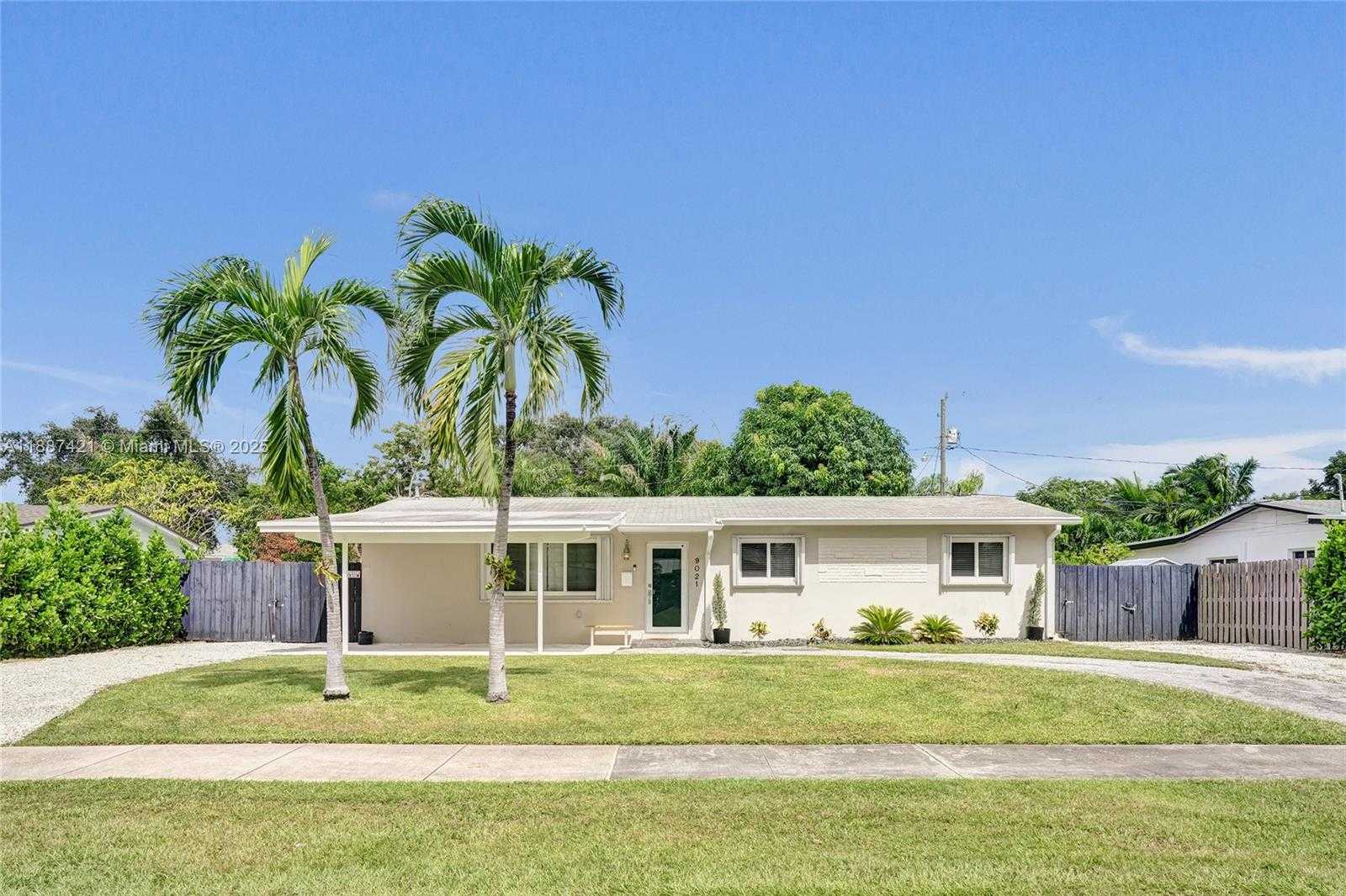 Small Image of 9021 SOUTH WEST 197TH ST, Cutler Bay Number 2