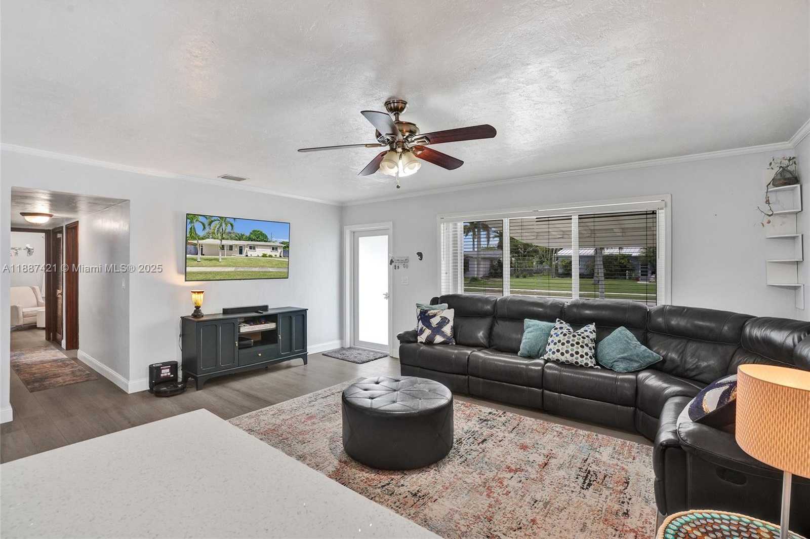 Small Image of 9021 SOUTH WEST 197TH ST, Cutler Bay Number 4