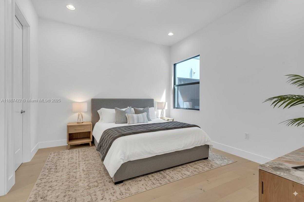 Small Image of 8367 ROYAL COUNTY DOWN RD, Boca Raton Number 11