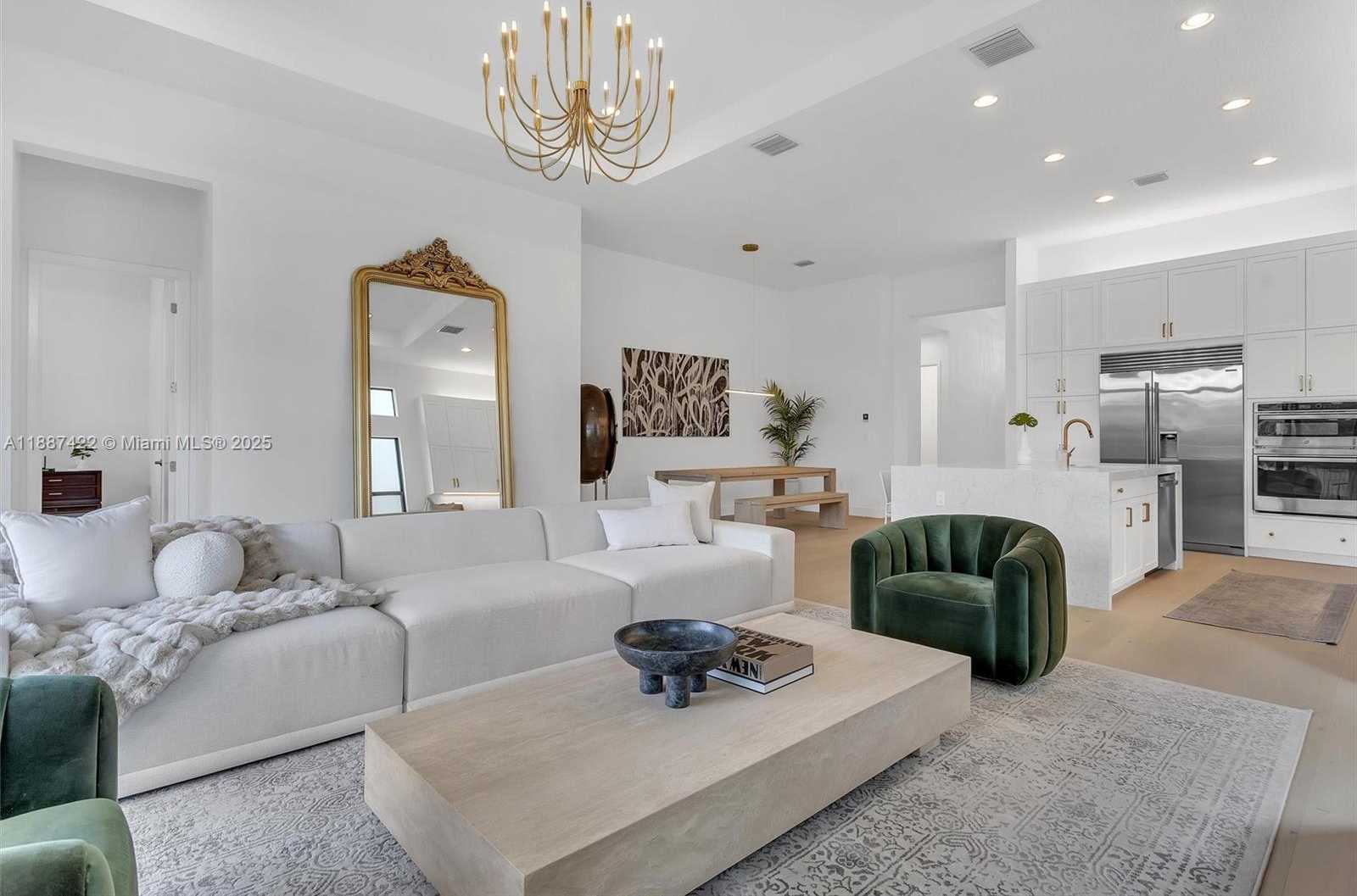 Small Image of 8367 ROYAL COUNTY DOWN RD, Boca Raton Number 2
