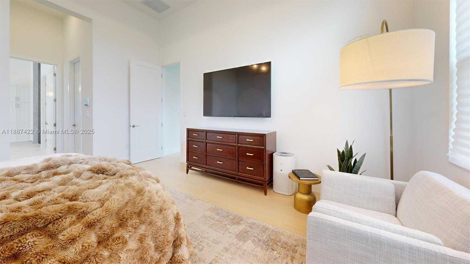 Small Image of 8367 ROYAL COUNTY DOWN RD, Boca Raton Number 20