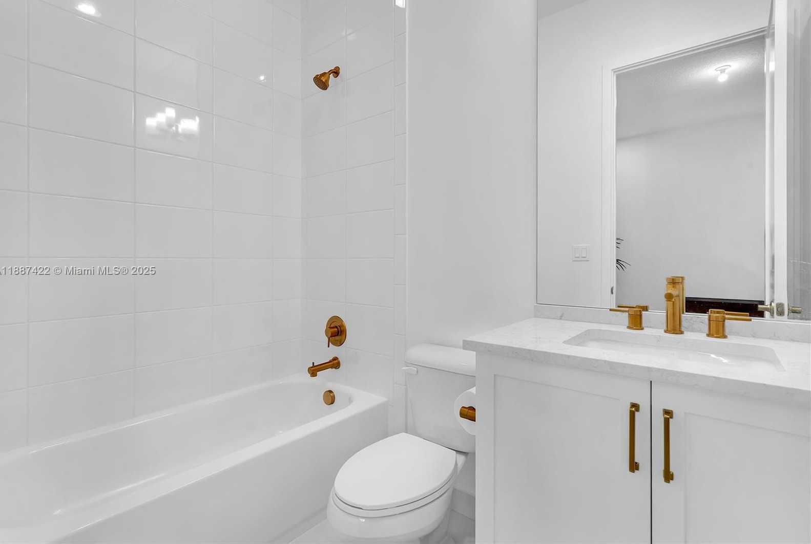Small Image of 8367 ROYAL COUNTY DOWN RD, Boca Raton Number 25