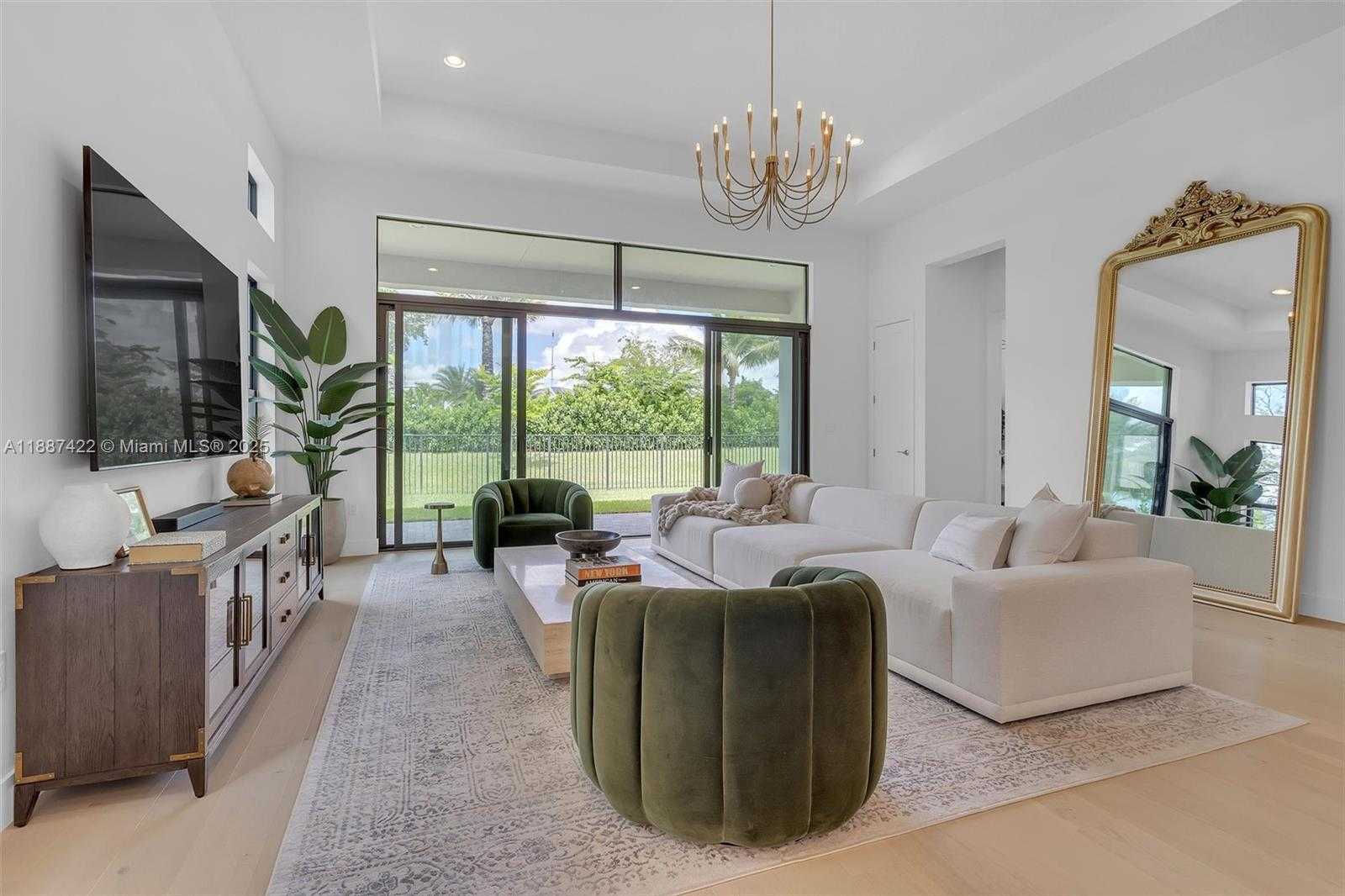 Small Image of 8367 ROYAL COUNTY DOWN RD, Boca Raton Number 3