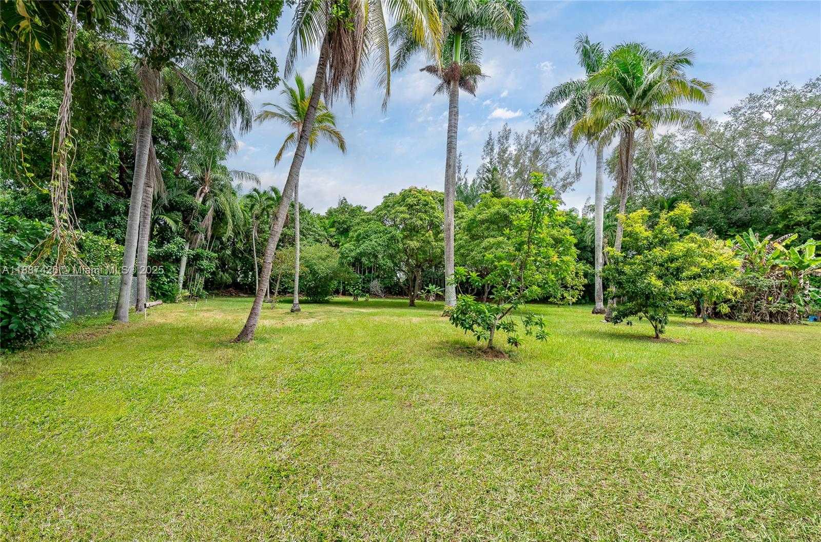 Small Image of 7485 SOUTH WEST 122ND ST, Pinecrest Number 8