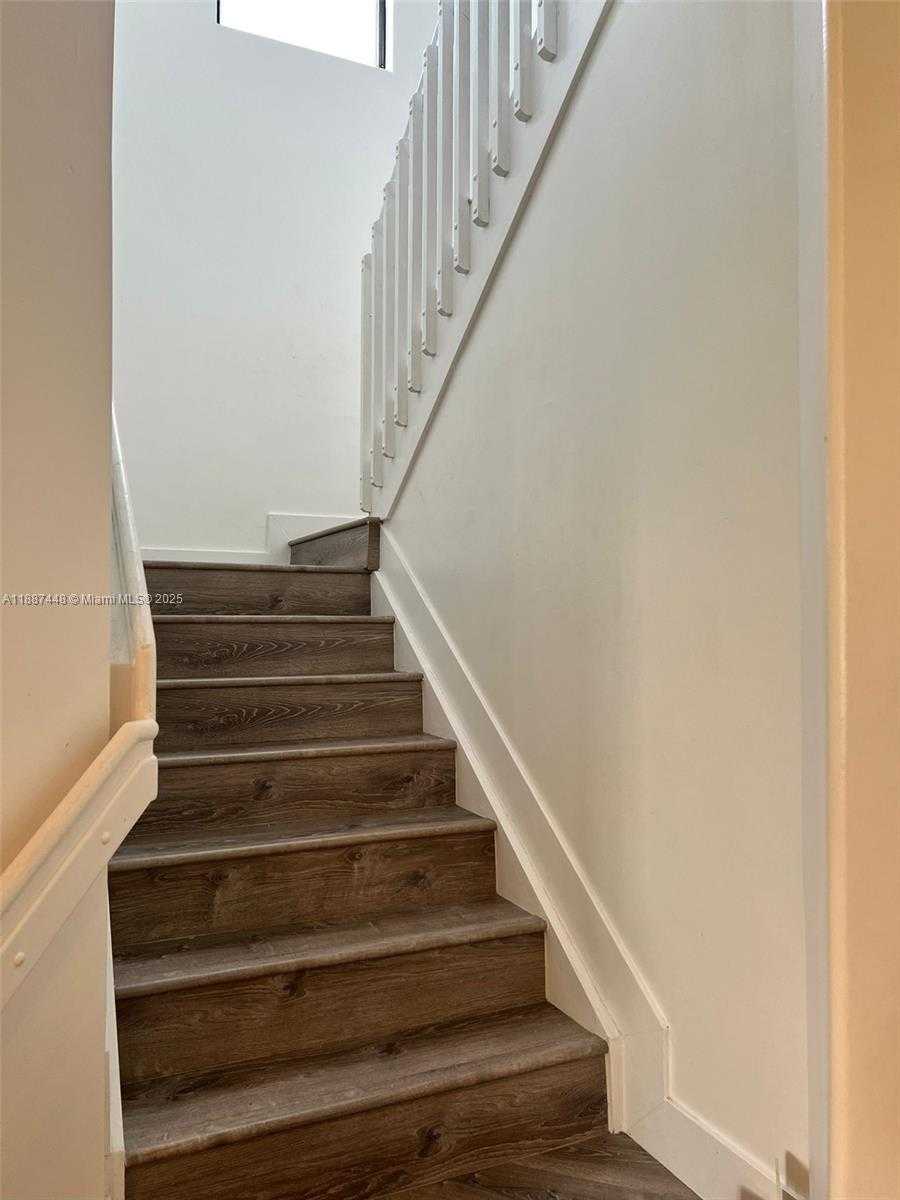 Small Image of 3214 WEST 97TH ST, Hialeah Number 16