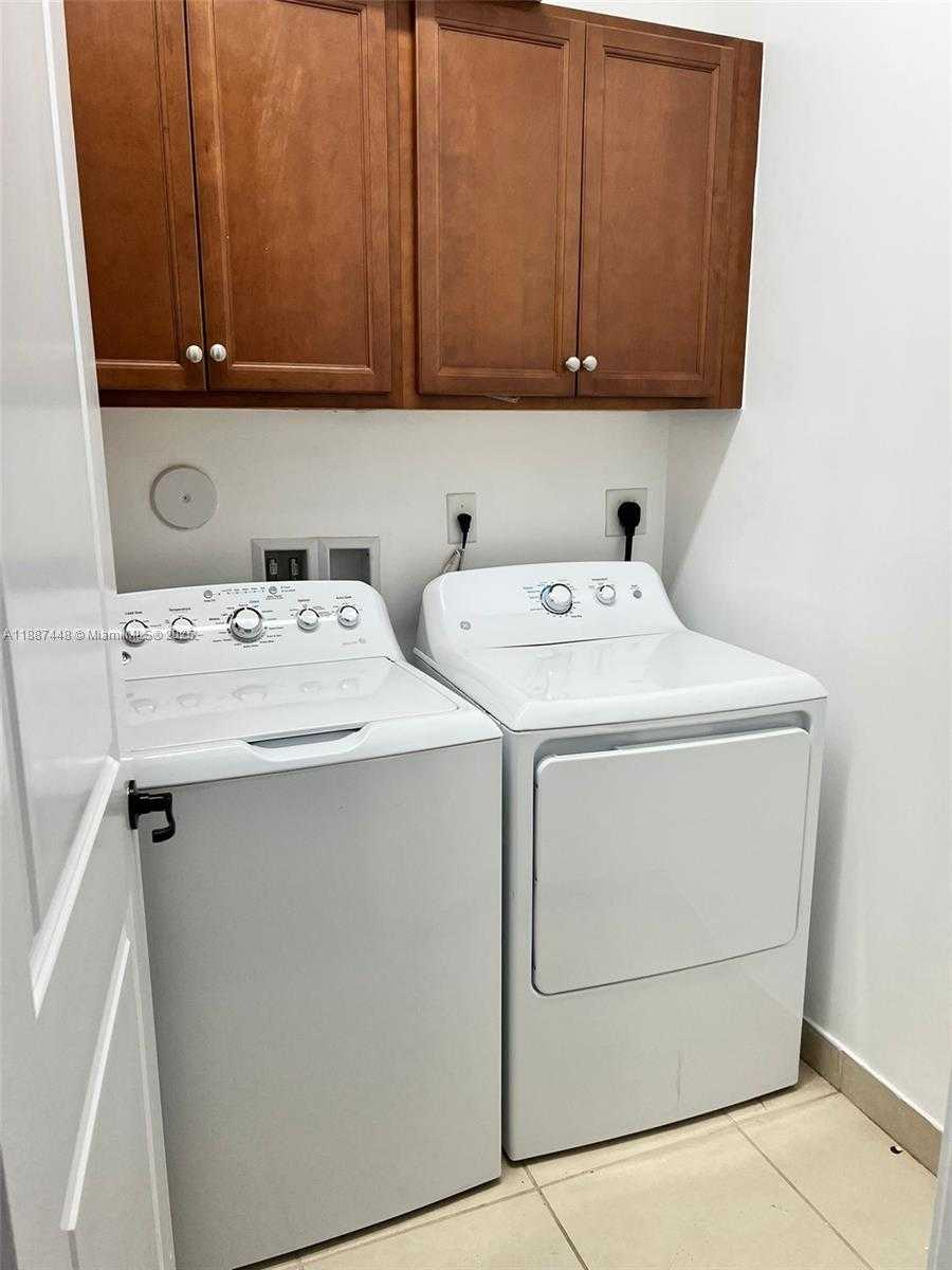 Small Image of 3214 WEST 97TH ST, Hialeah Number 17