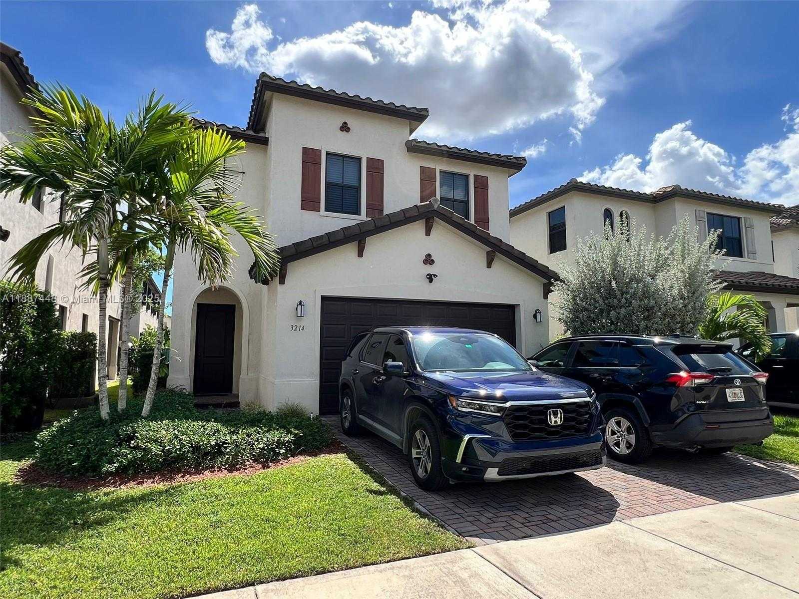 Small Image of 3214 WEST 97TH ST, Hialeah Number 2