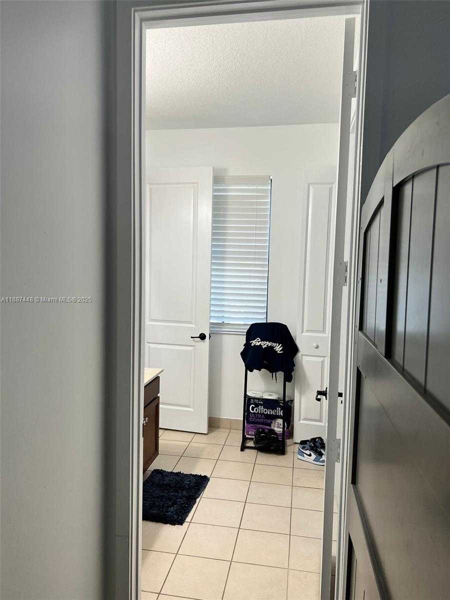 Small Image of 3214 WEST 97TH ST, Hialeah Number 22