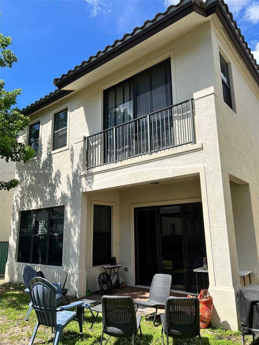Small Image of 3214 WEST 97TH ST, Hialeah Number 4