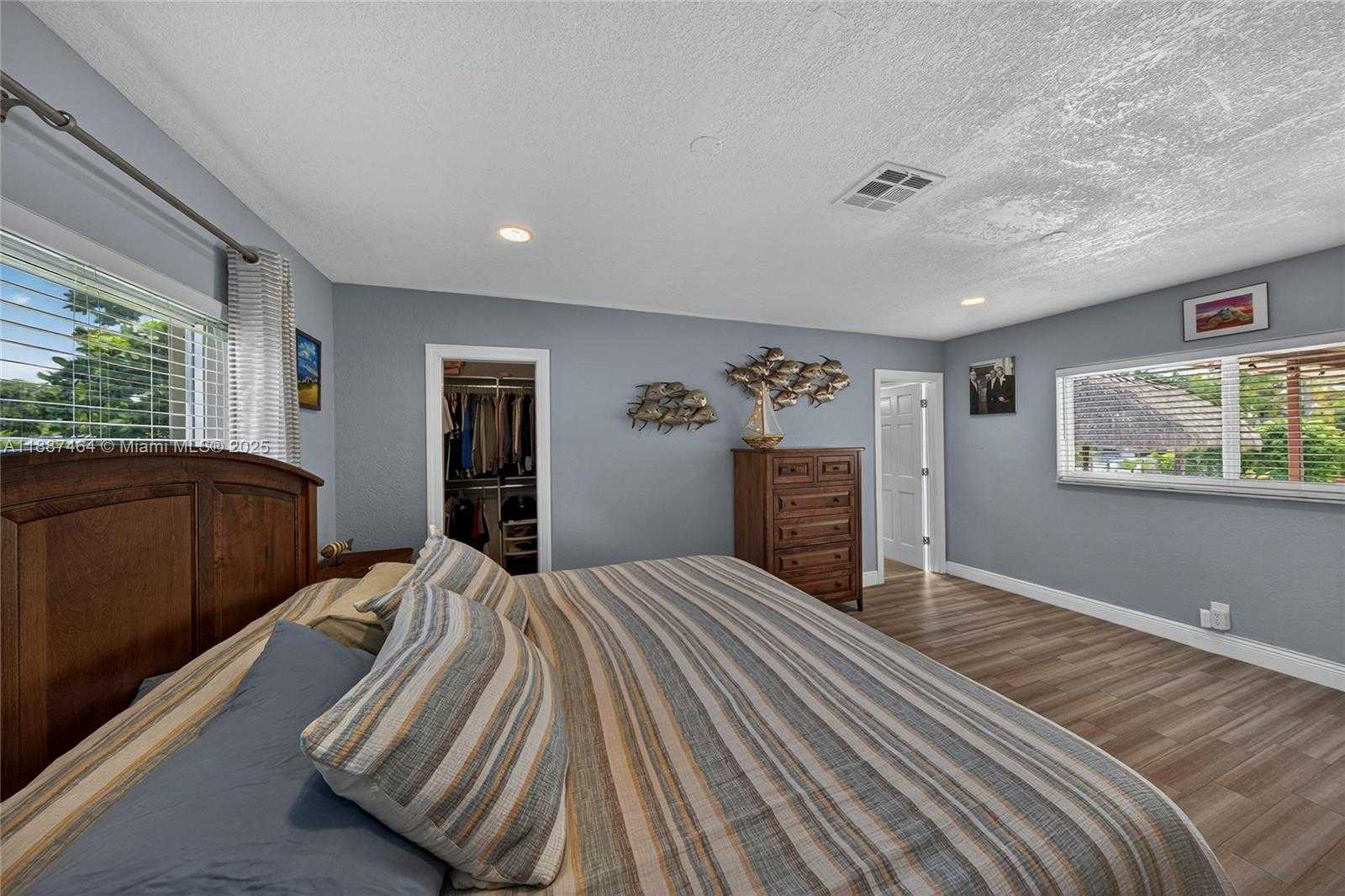 Small Image of 10751 SOUTH WEST 26TH CT, Davie Number 30