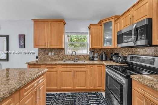 Small Image of 3251 WEST 70TH ST, Hialeah Number 11