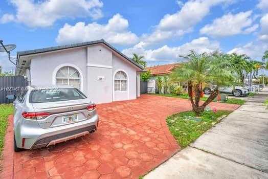 Small Image of 3251 WEST 70TH ST, Hialeah Number 3