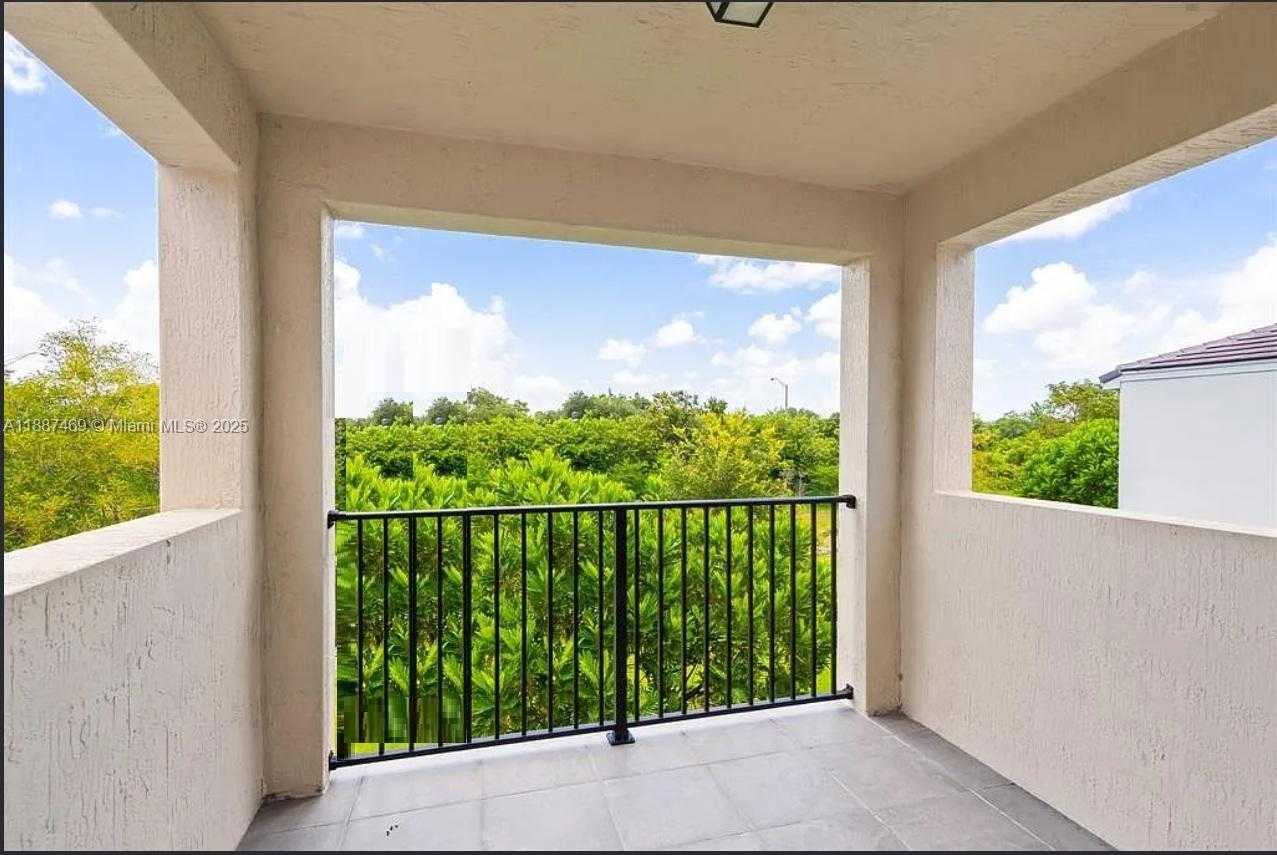 Small Image of 3575 NORTH WEST 1ST ST, Pompano Beach Number 11