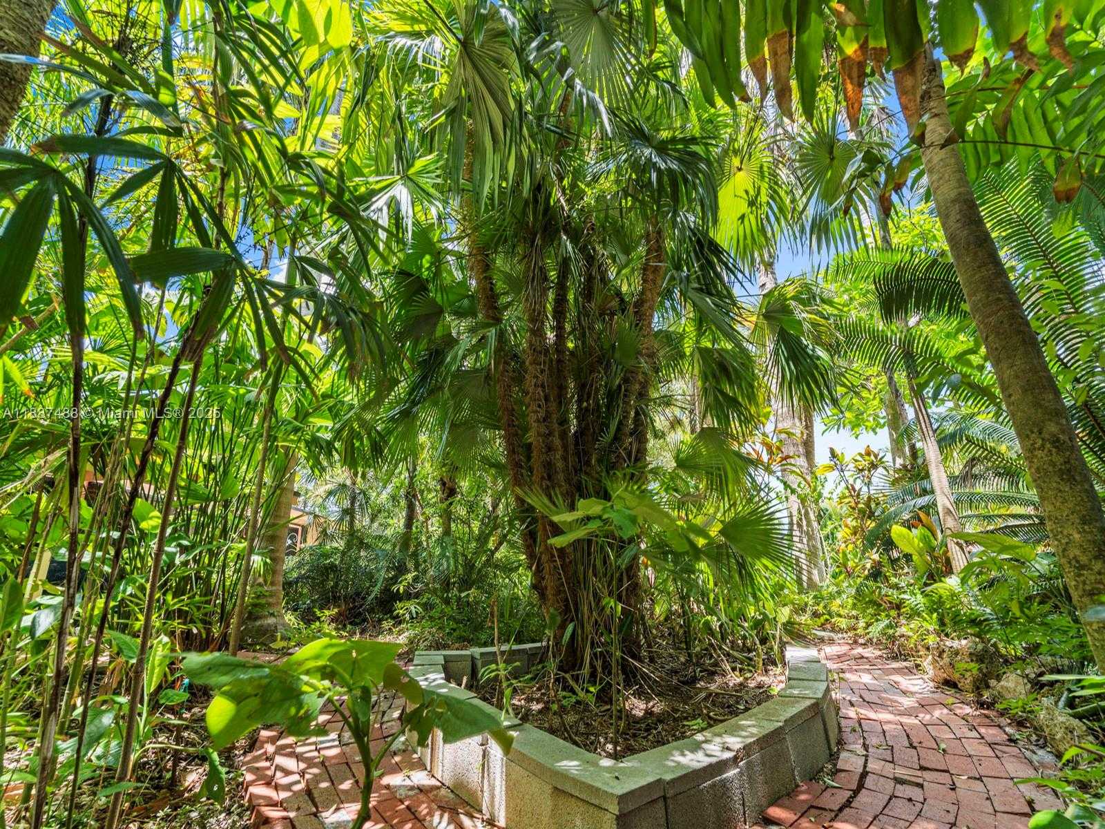Small Image of 18710 BELMONT DR, Cutler Bay Number 29