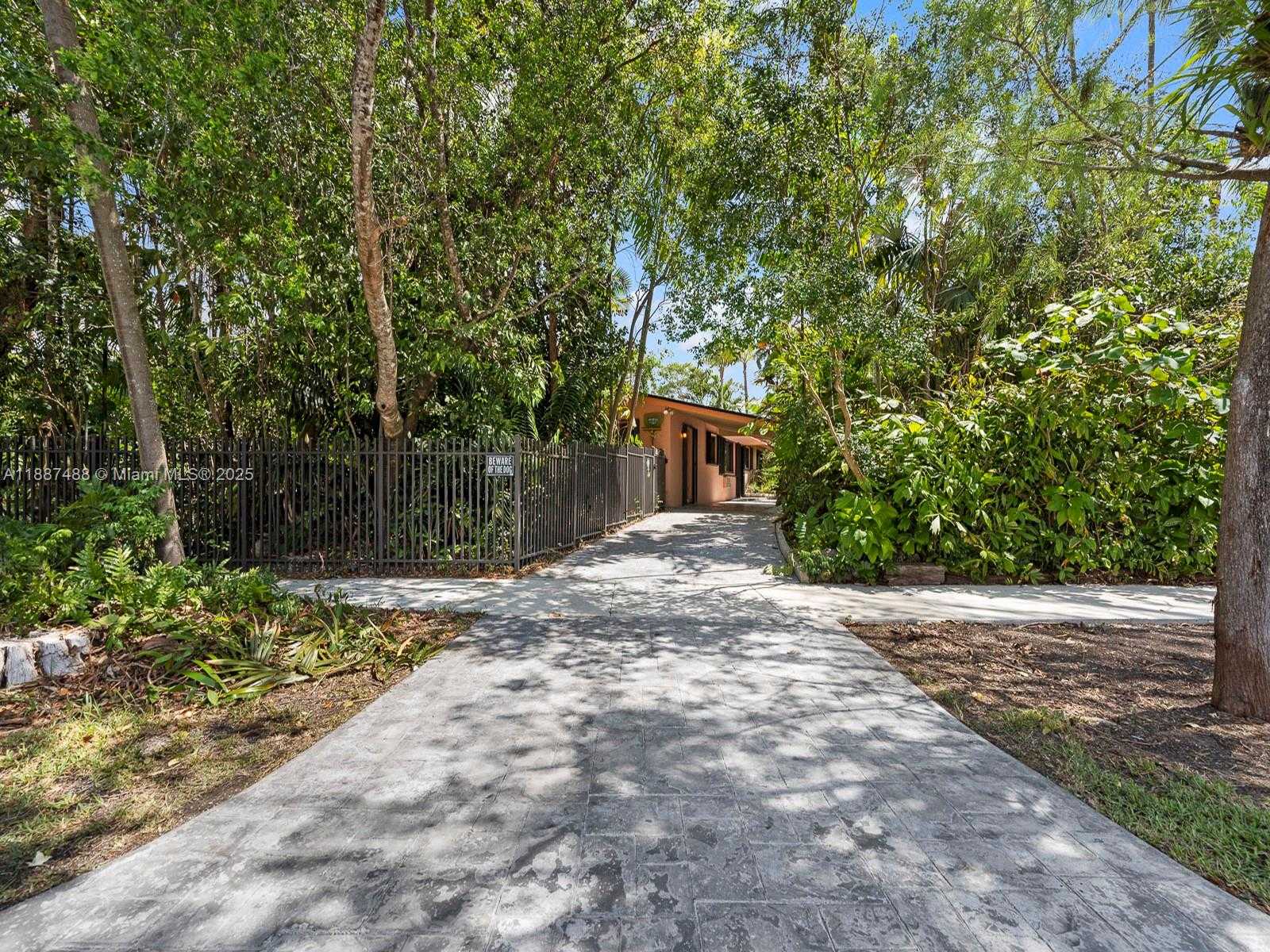 Small Image of 18710 BELMONT DR, Cutler Bay Number 35