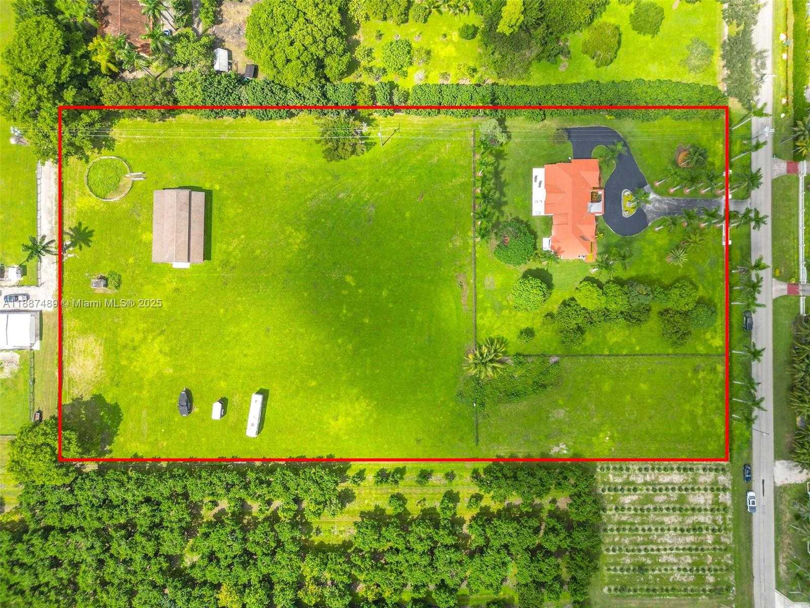 Small Image of 14300 SOUTH WEST 192ND ST, Miami Number 27