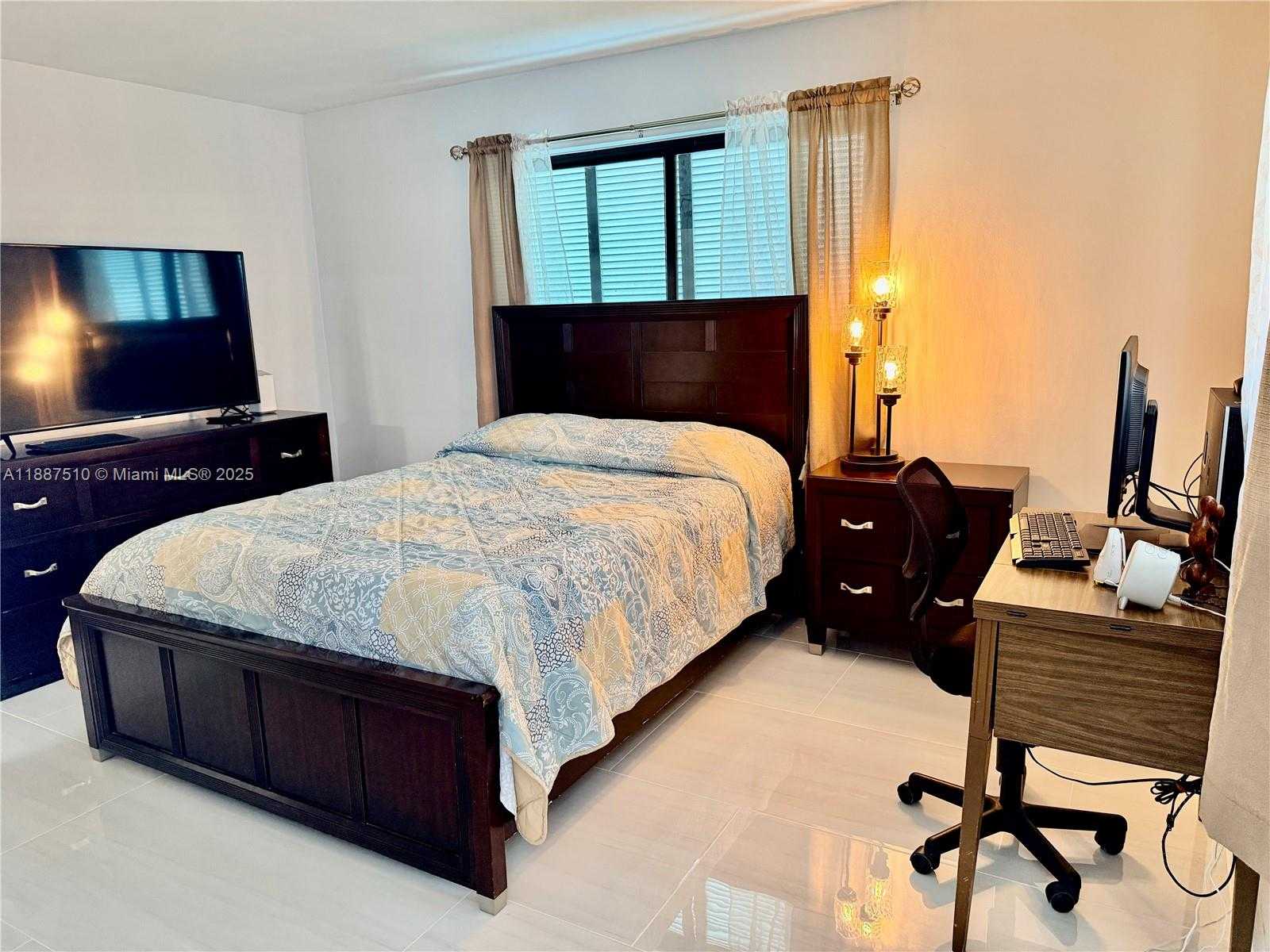 Small Image of 5201 SOUTH WEST 95TH AVE, Cooper City Number 14