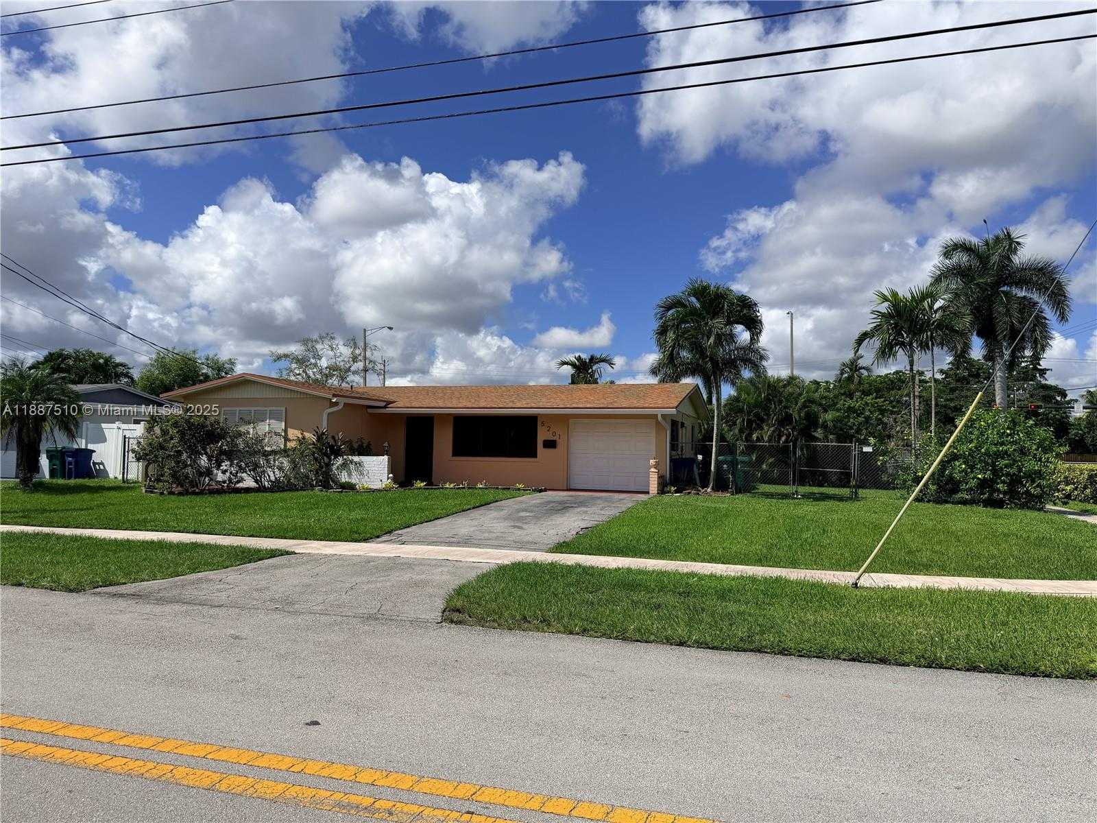 Small Image of 5201 SOUTH WEST 95TH AVE, Cooper City Number 33