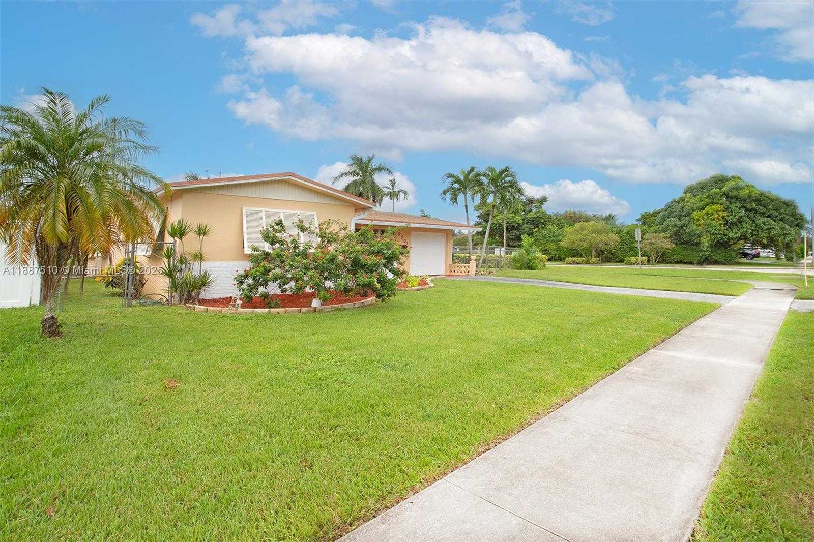 Small Image of 5201 SOUTH WEST 95TH AVE, Cooper City Number 35