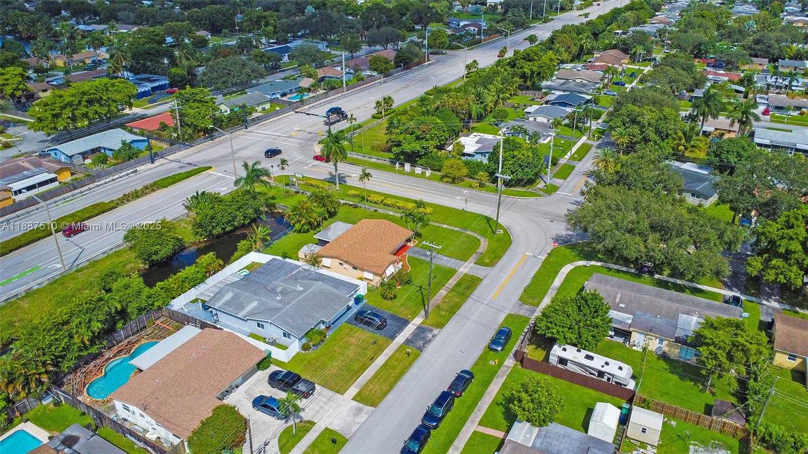 Small Image of 5201 SOUTH WEST 95TH AVE, Cooper City Number 48