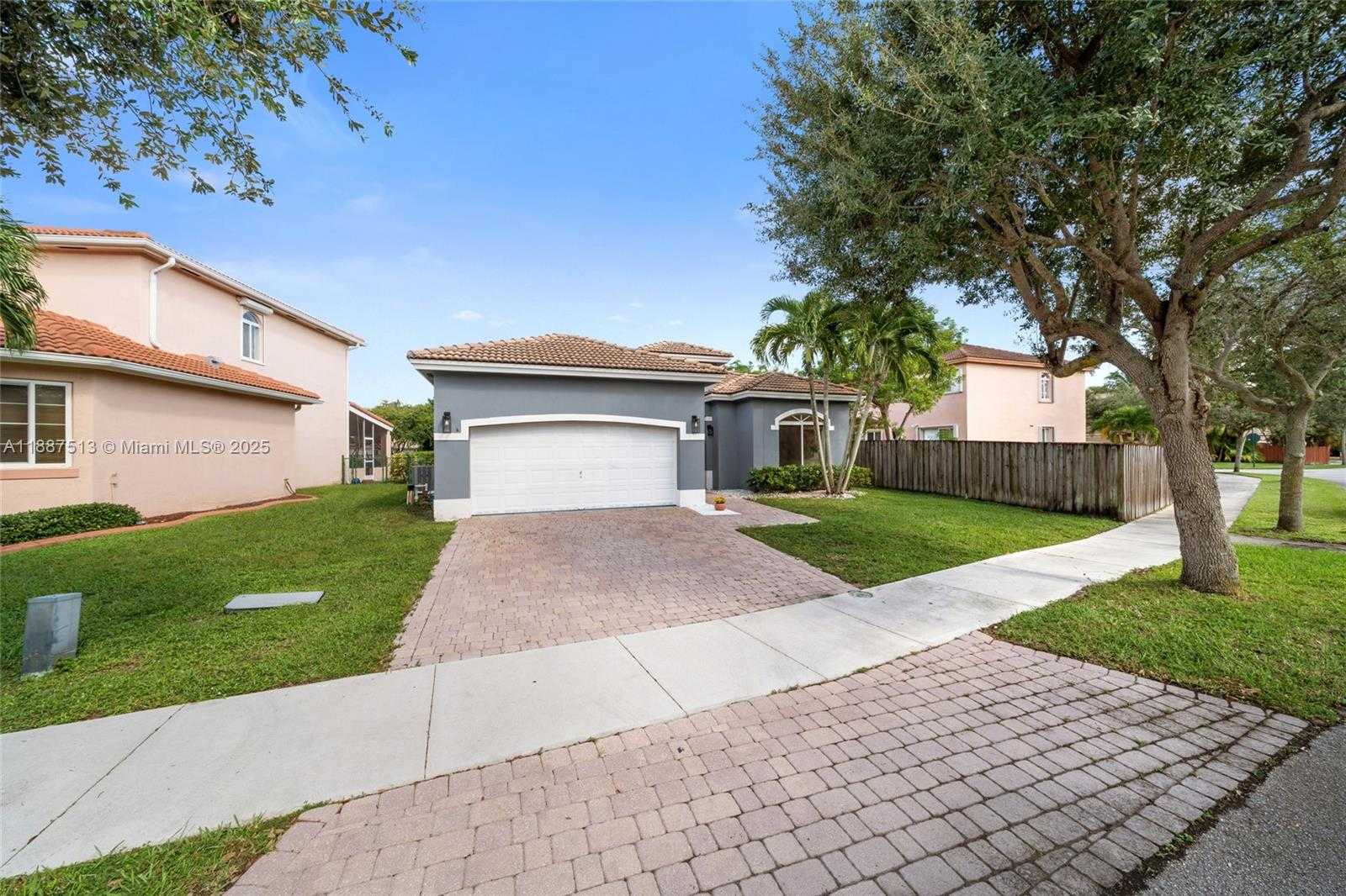 Small Image of 2111 SOUTH EAST 14TH CIR, Homestead Number 2