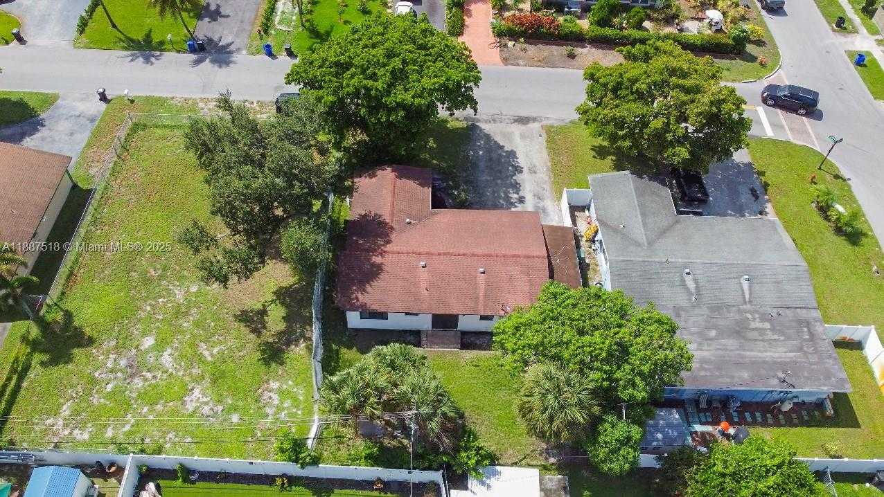 Small Image of 1640 NORTH WEST 27TH AVE, Fort Lauderdale Number 10