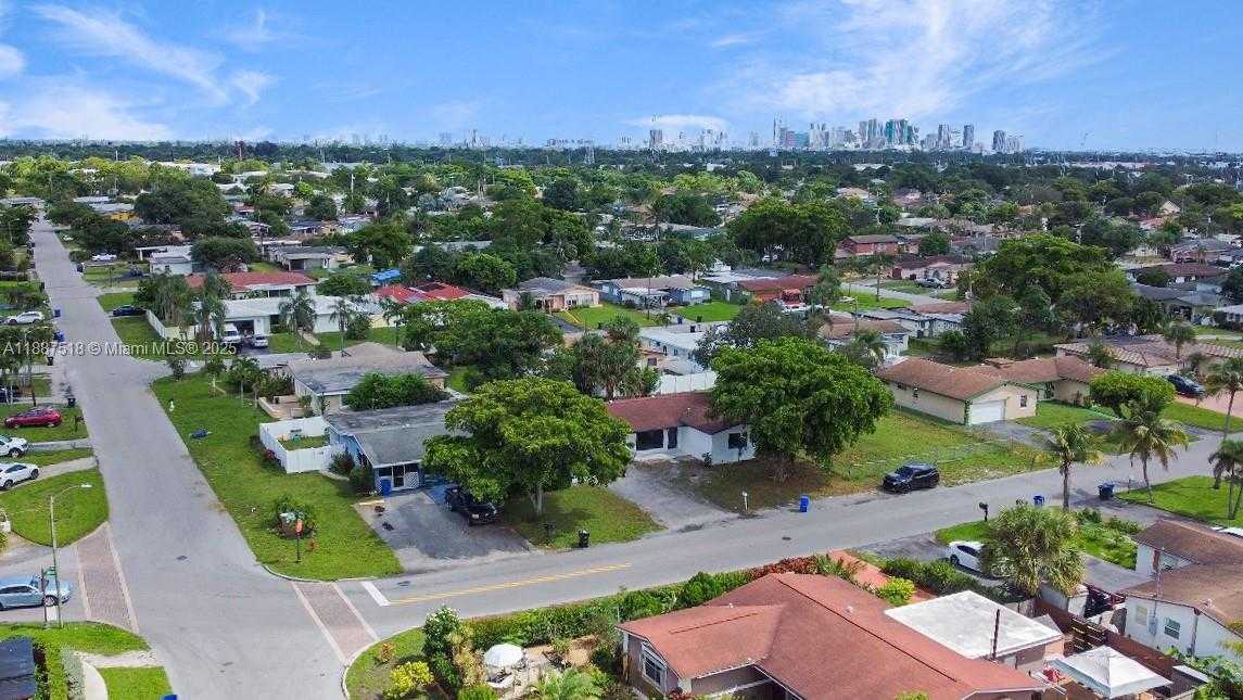 Small Image of 1640 NORTH WEST 27TH AVE, Fort Lauderdale Number 11