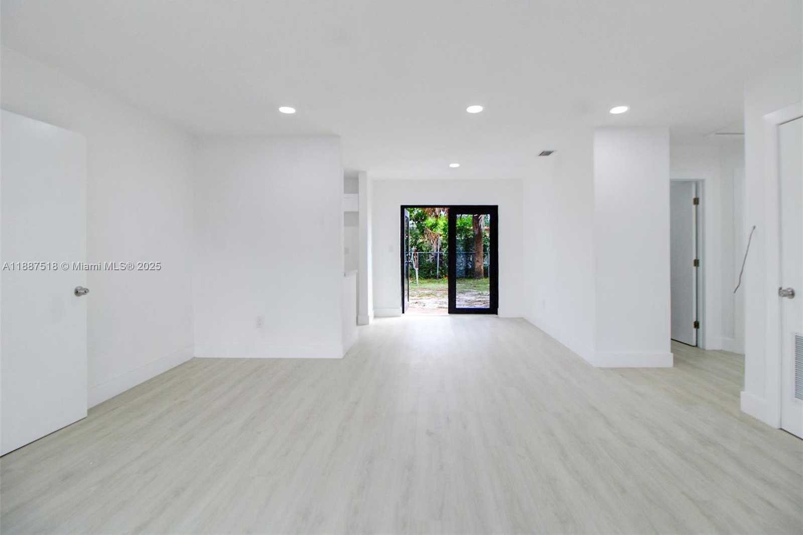Small Image of 1640 NORTH WEST 27TH AVE, Fort Lauderdale Number 12